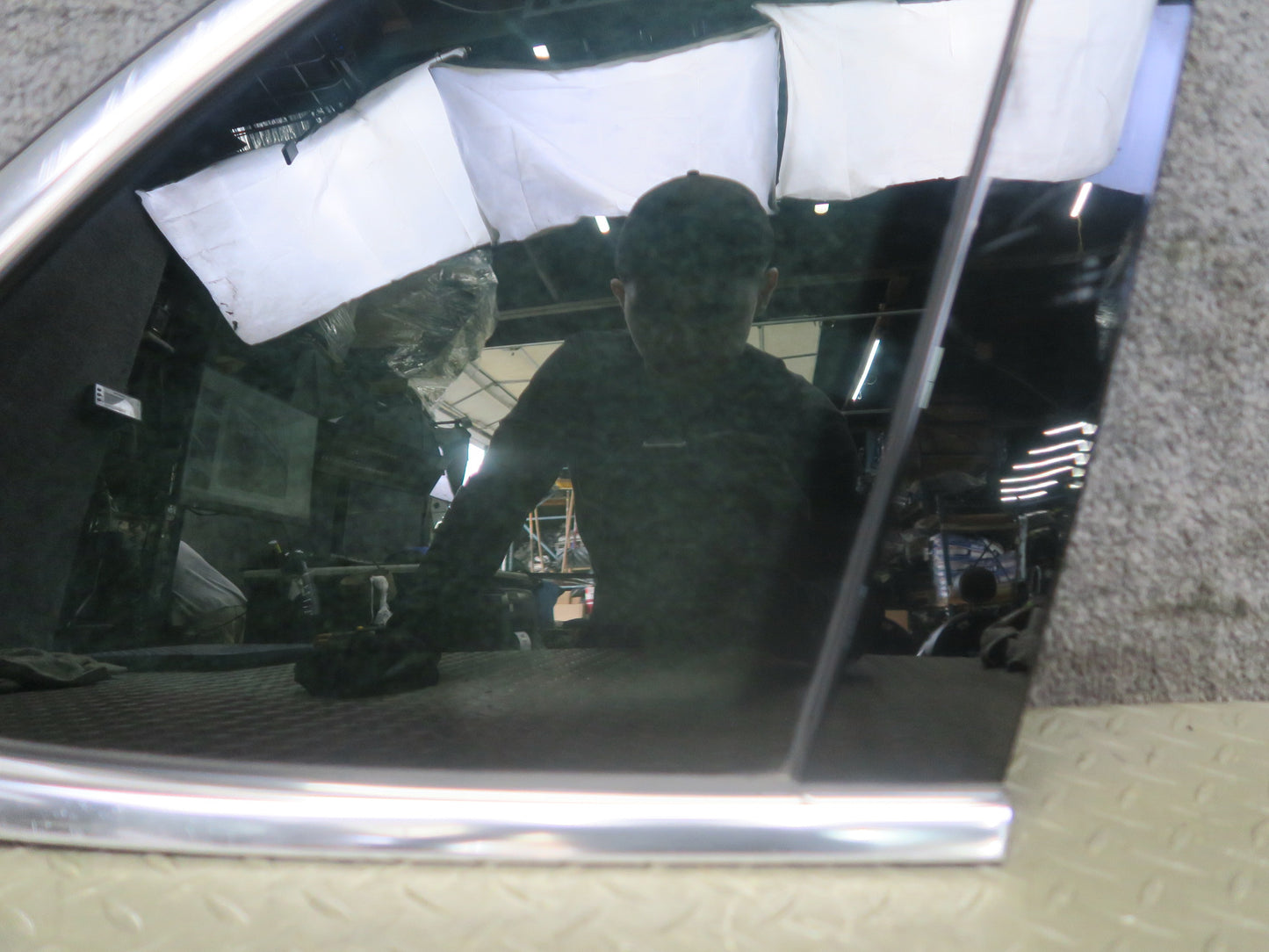 2011-2018 Porsche Cayenne 958 Rear Right Pass Side Quarter Glass Window