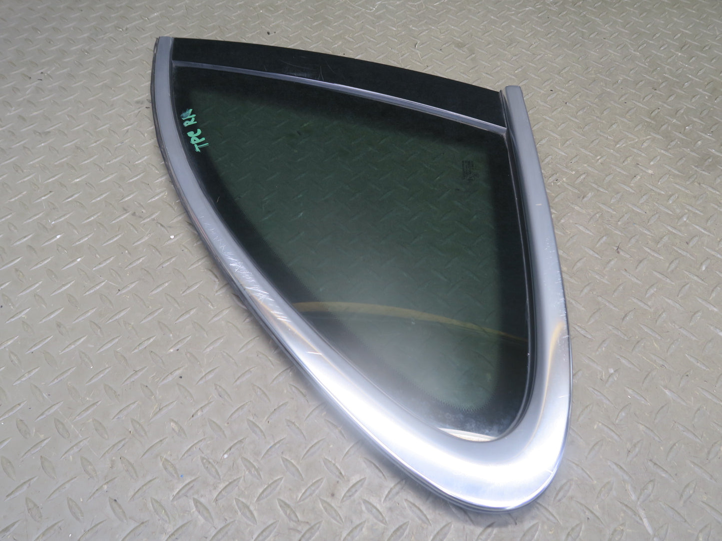 2011-2018 Porsche Cayenne 958 Rear Right Pass Side Quarter Glass Window