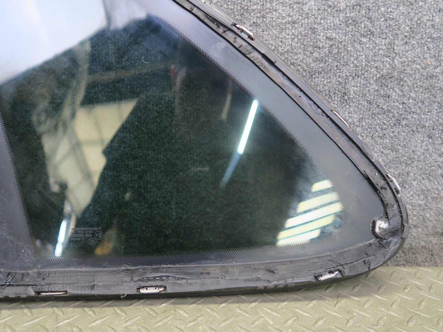 2011-2018 Porsche Cayenne 958 Rear Right Pass Side Quarter Glass Window