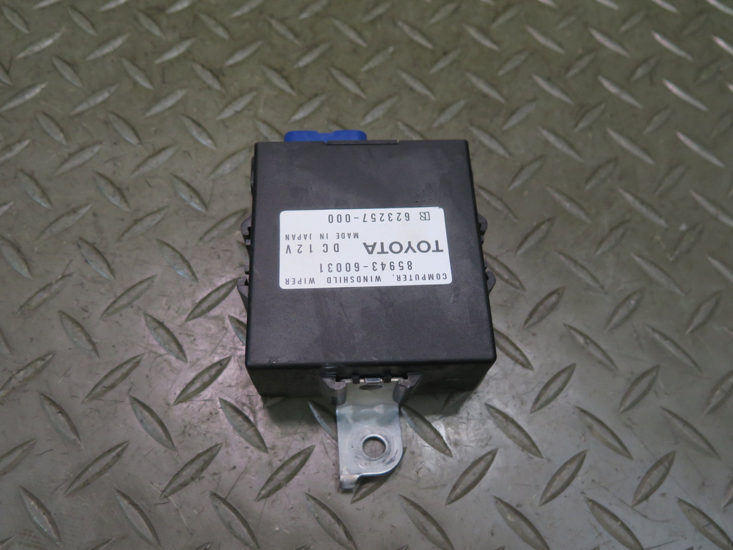 2003-2007 Lexus UZJ100L LX470 Windshield Wiper Control Module 85943-60031