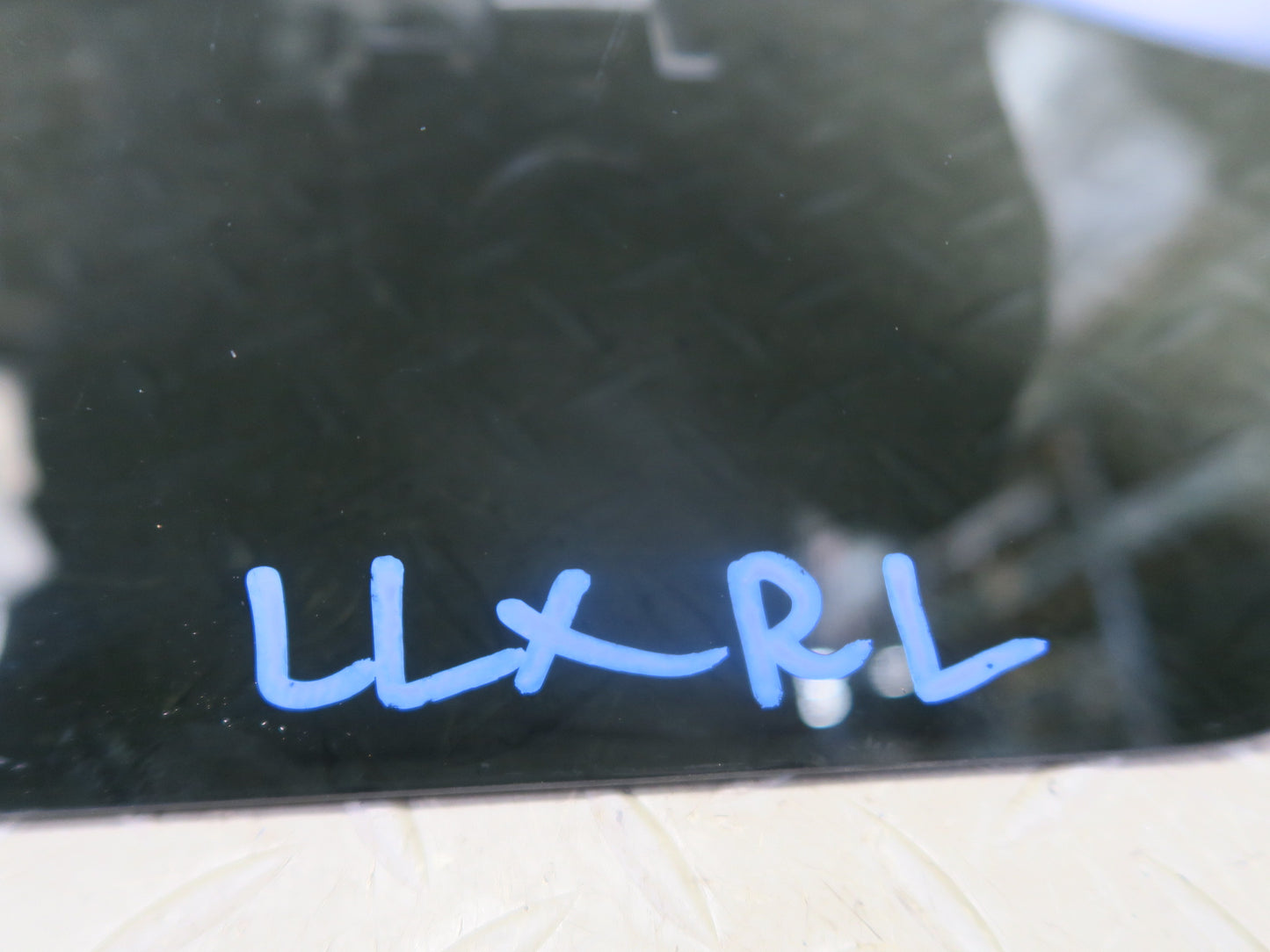 2003-2007 Lexus UZJ100L LX470 Rear Left Door Vent Fixed Glass Window