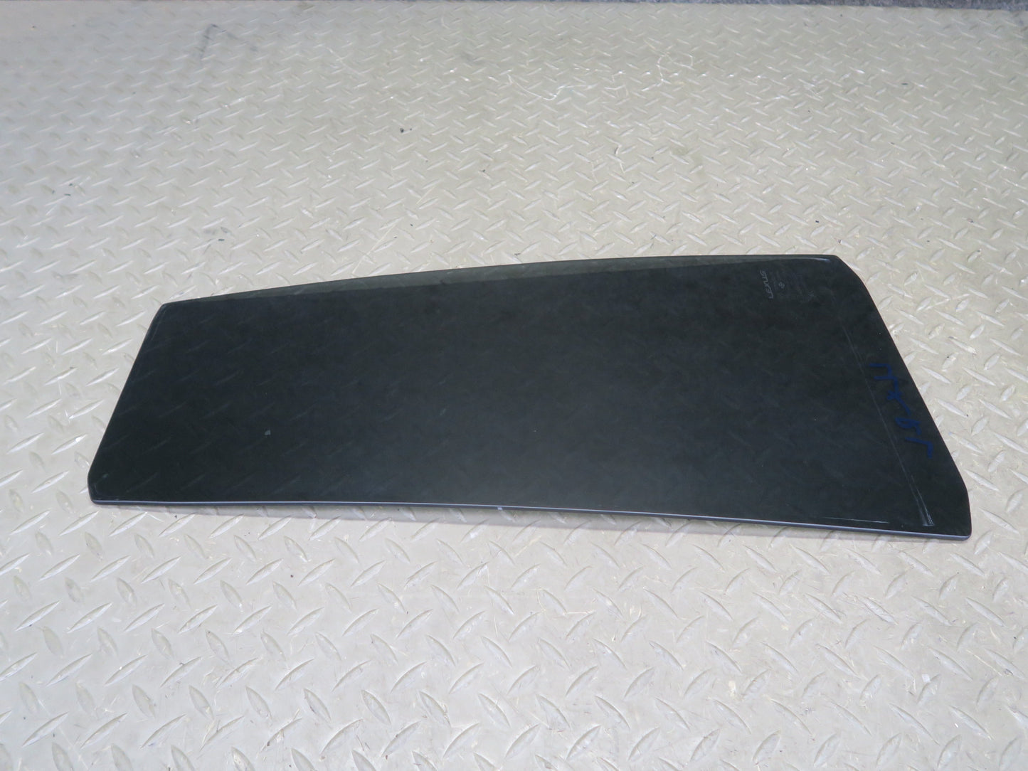 2003-2007 Lexus UZJ100L LX470 Rear Left Door Vent Fixed Glass Window