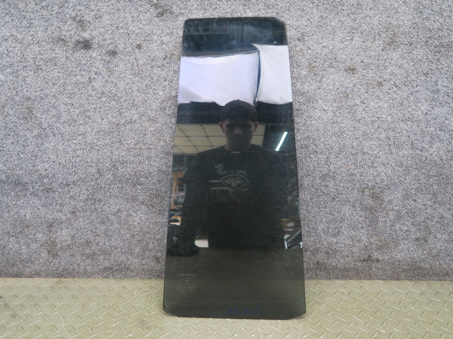 2003-2007 Lexus UZJ100L LX470 Rear Right Door Vent Fixed Glass Window