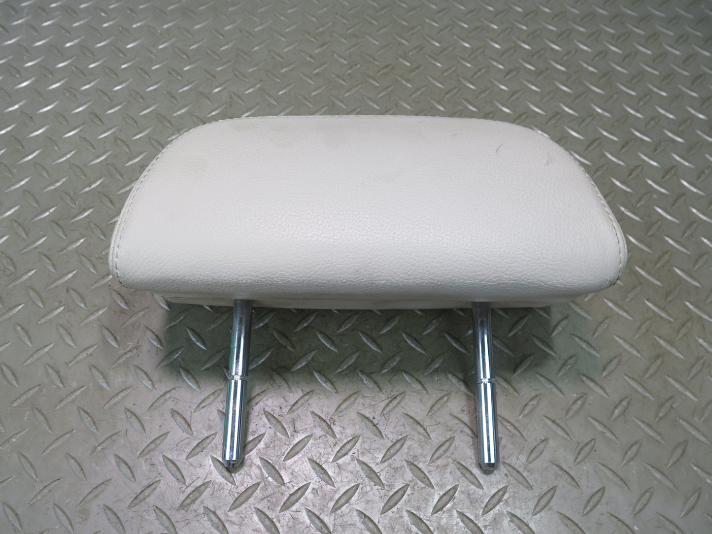 2006-2010 BMW E64 M6 Convertible Rear Left or  Right Seat Leather Headrest