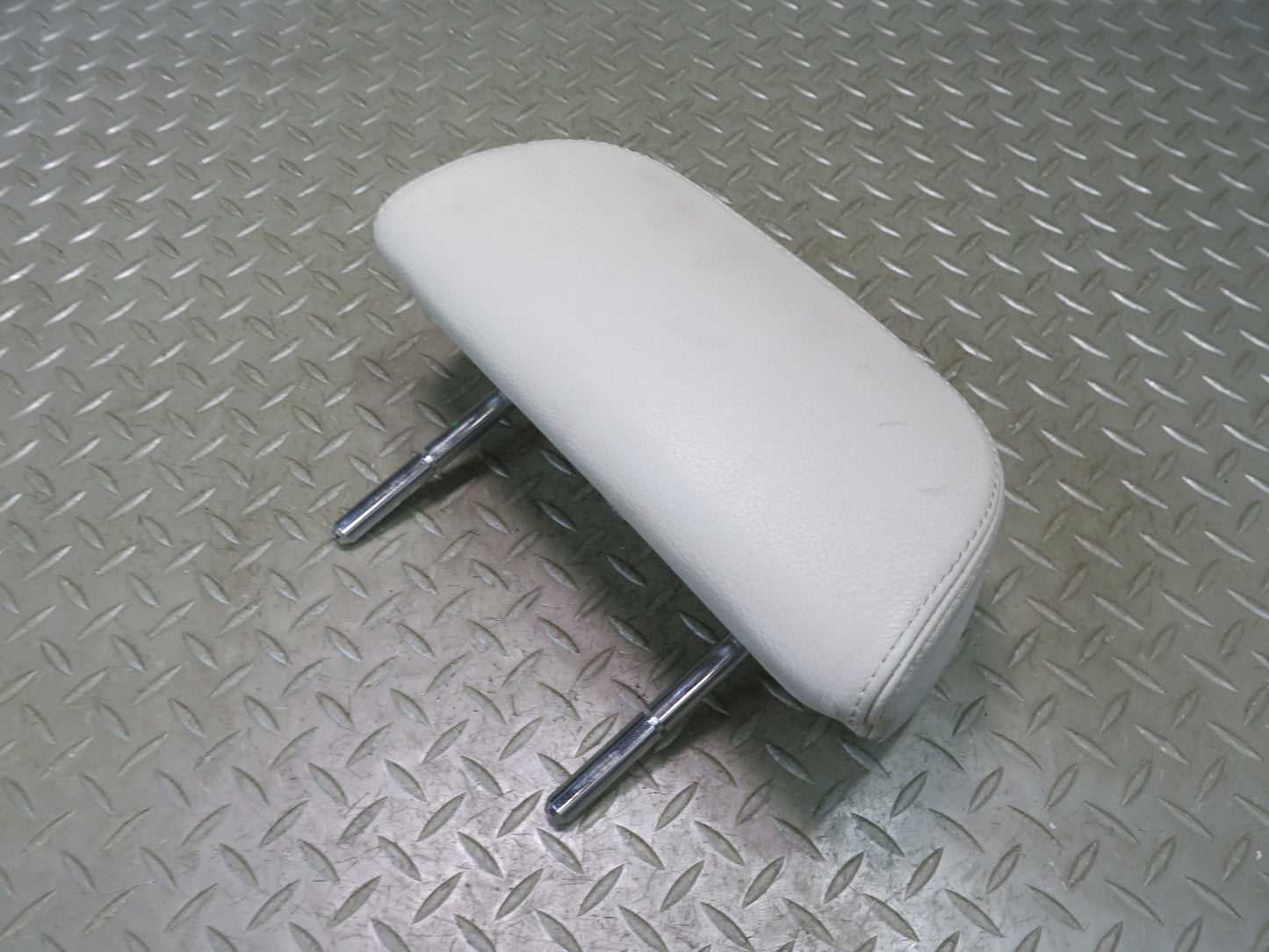 2006-2010 BMW E64 M6 Convertible Rear Left or  Right Seat Leather Headrest