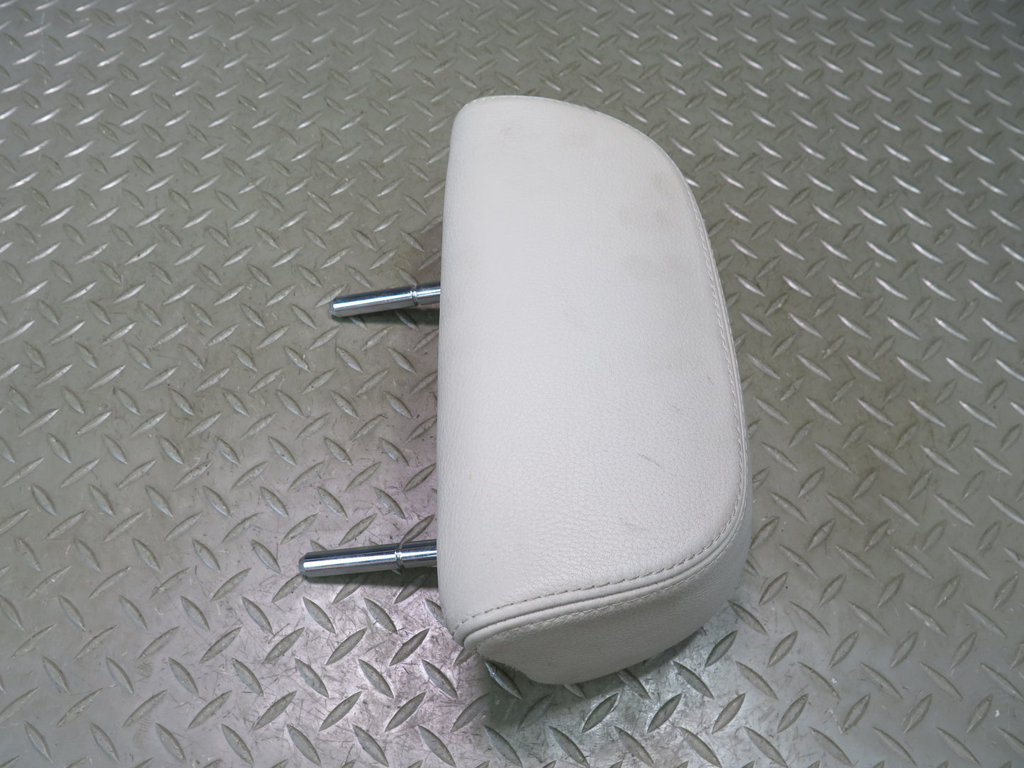 2006-2010 BMW E64 M6 Convertible Rear Left or  Right Seat Leather Headrest