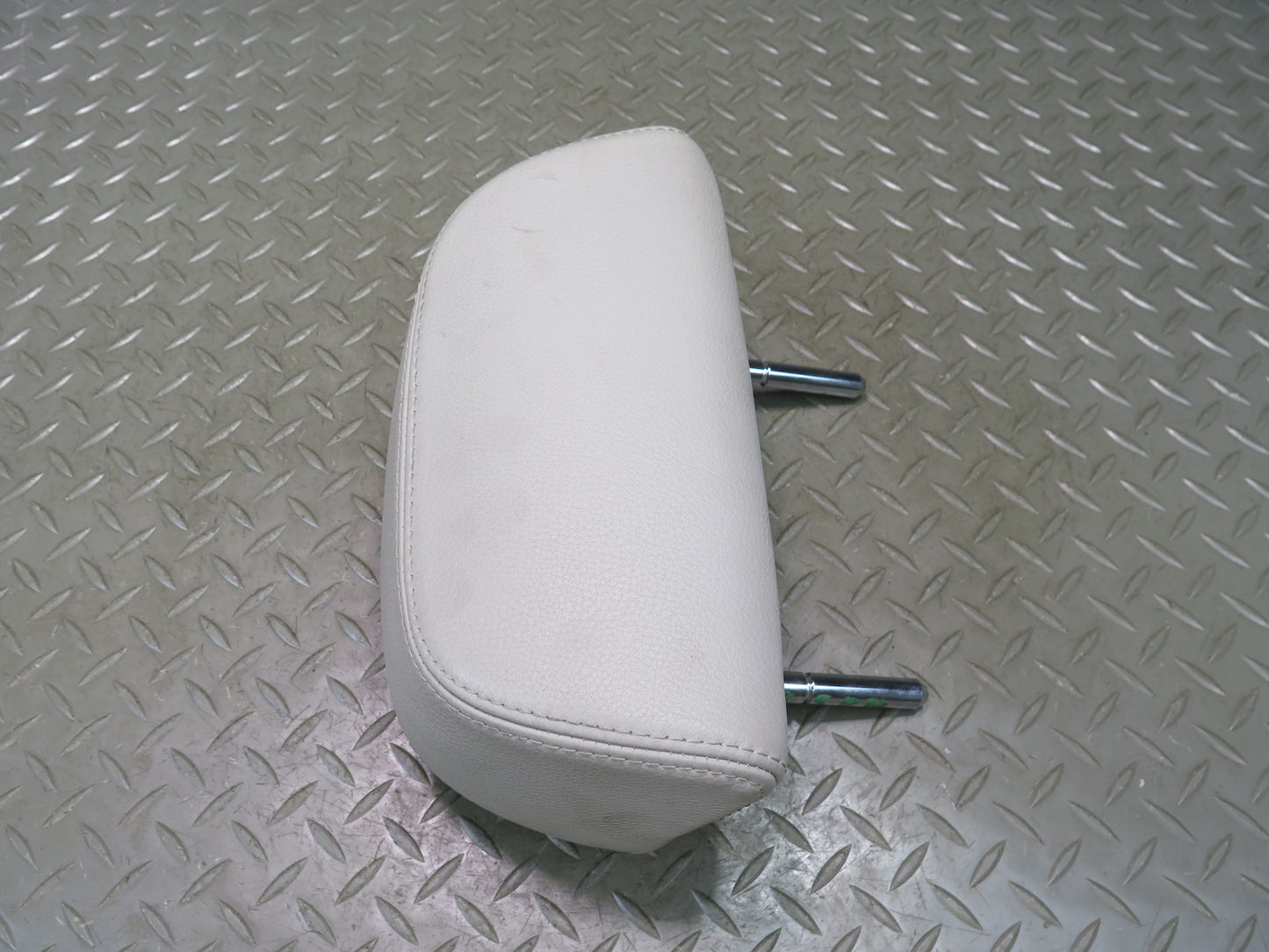 2006-2010 BMW E64 M6 Convertible Rear Left or  Right Seat Leather Headrest