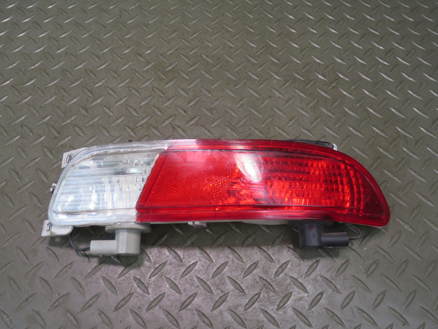 2006-2010 BMW E63 E64 M6 Rear Bumper Right Reverse Brake Light Lamp 7165818