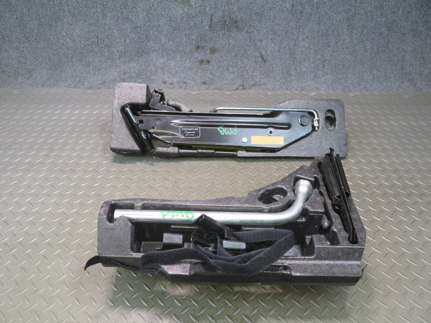 2015-2018 Porsche Macan Emergency Spare Tire Jack W/foam & Tool KIT