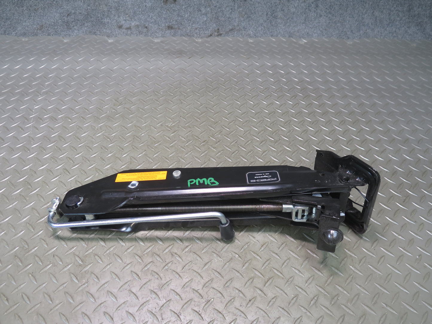 2015-2018 Porsche Macan Emergency Spare Tire Jack W/foam & Tool KIT