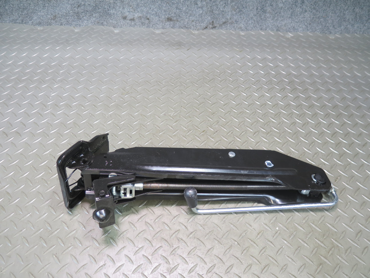2015-2018 Porsche Macan Emergency Spare Tire Jack W/foam & Tool KIT
