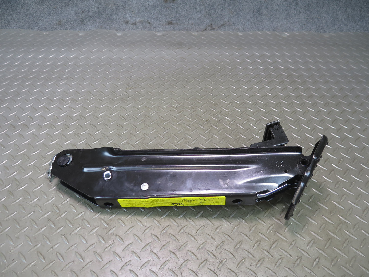 2015-2018 Porsche Macan Emergency Spare Tire Jack W/foam & Tool KIT
