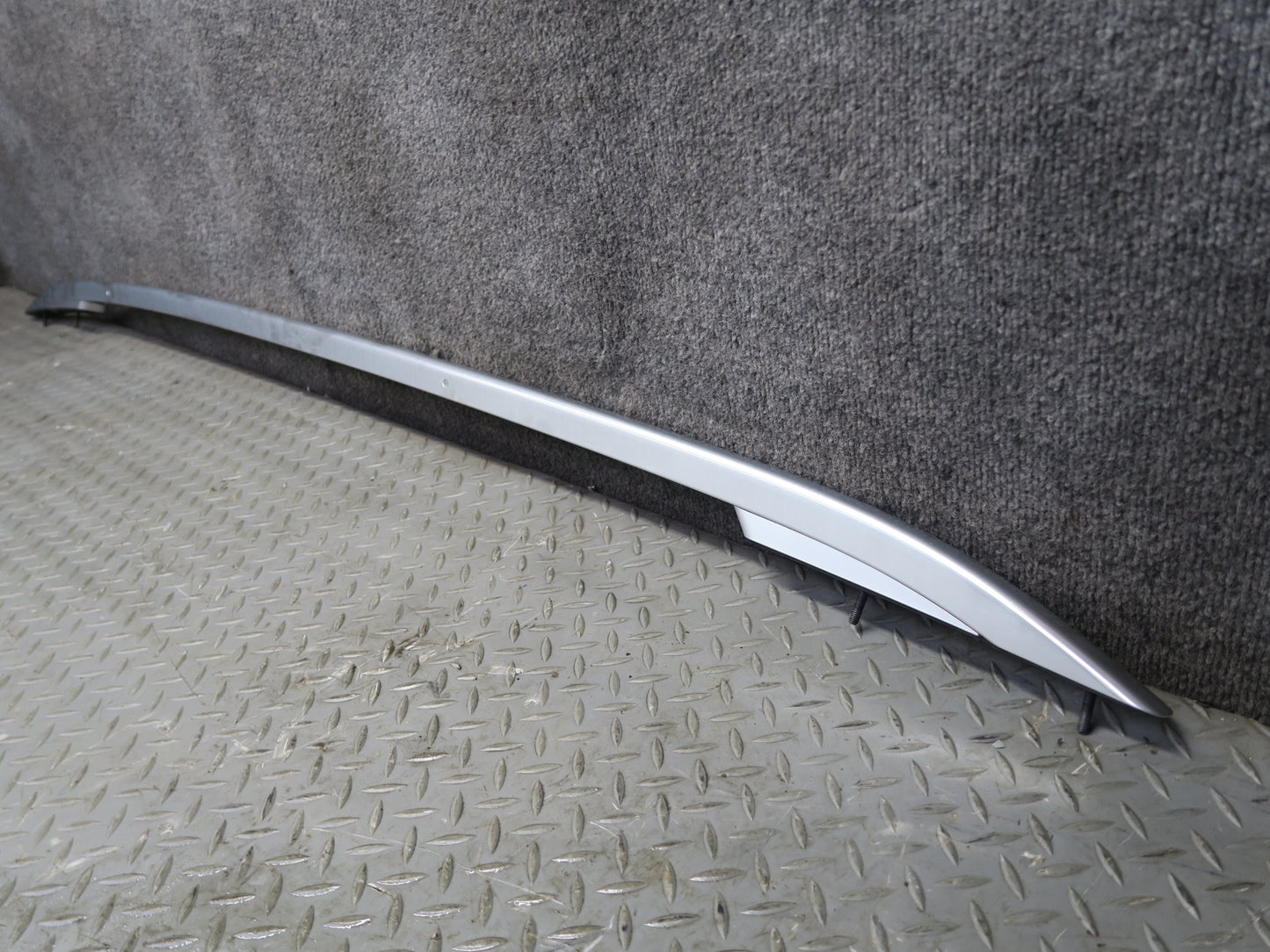 11-18 Porsche Cayenne 958 Upper Right & Left Roof Rack Rail Luggage Carrier Set