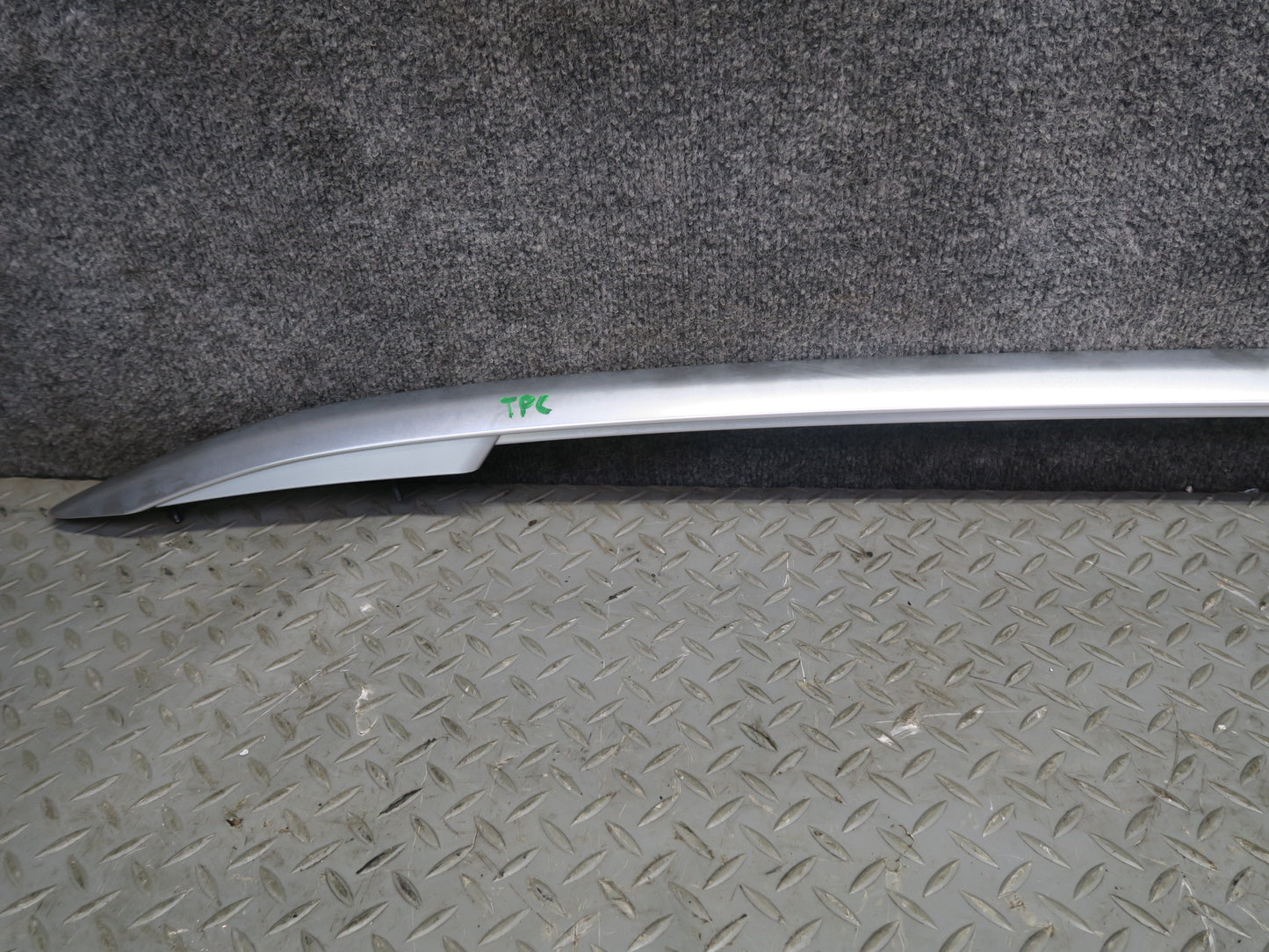 11-18 Porsche Cayenne 958 Upper Right & Left Roof Rack Rail Luggage Carrier Set