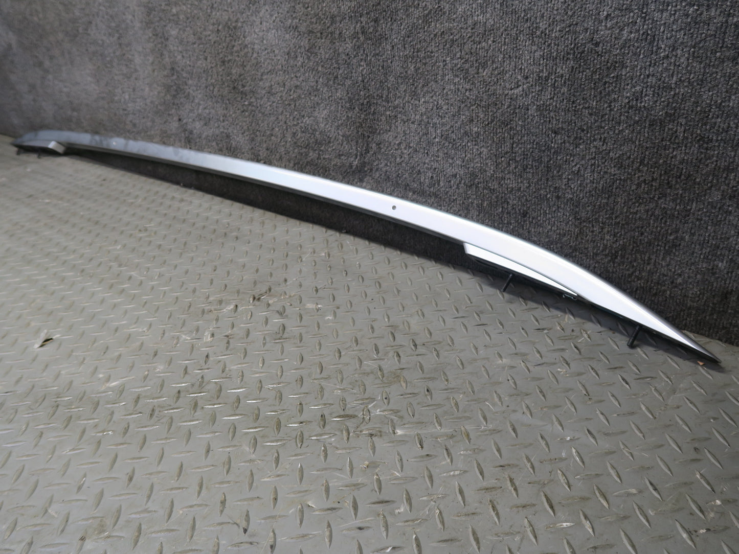 11-18 Porsche Cayenne 958 Upper Right & Left Roof Rack Rail Luggage Carrier Set
