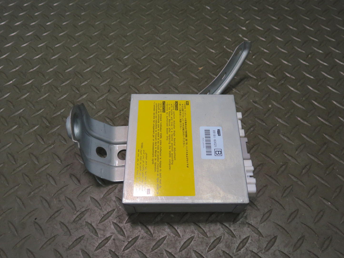 03-05 Lexus UZJ100L LX470 Power Steering Control Module W/ Bracket 89181-60021