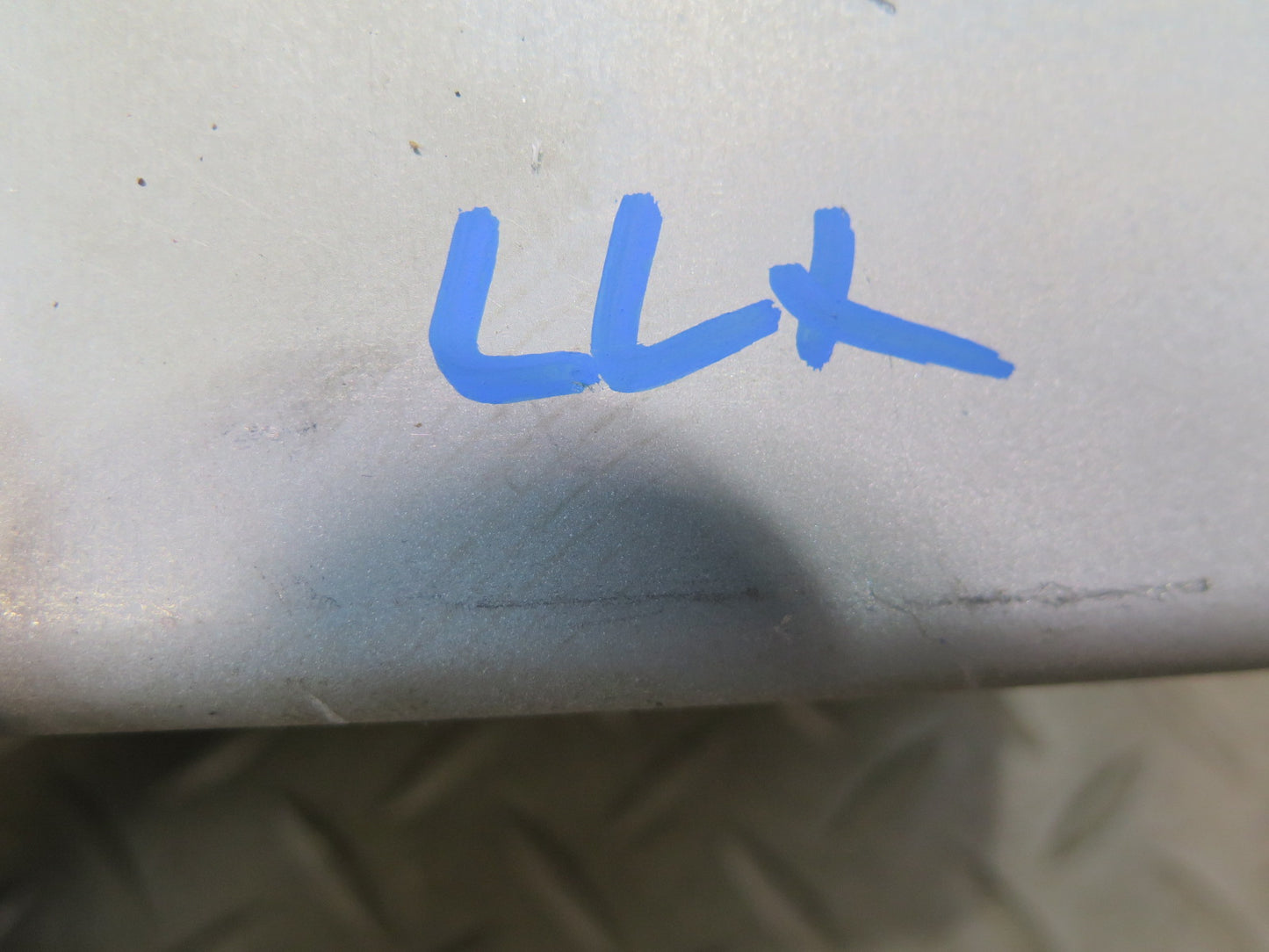 2003-2007 Lexus UZJ100L LX470 Suspension Control Computer Module 89290-60040