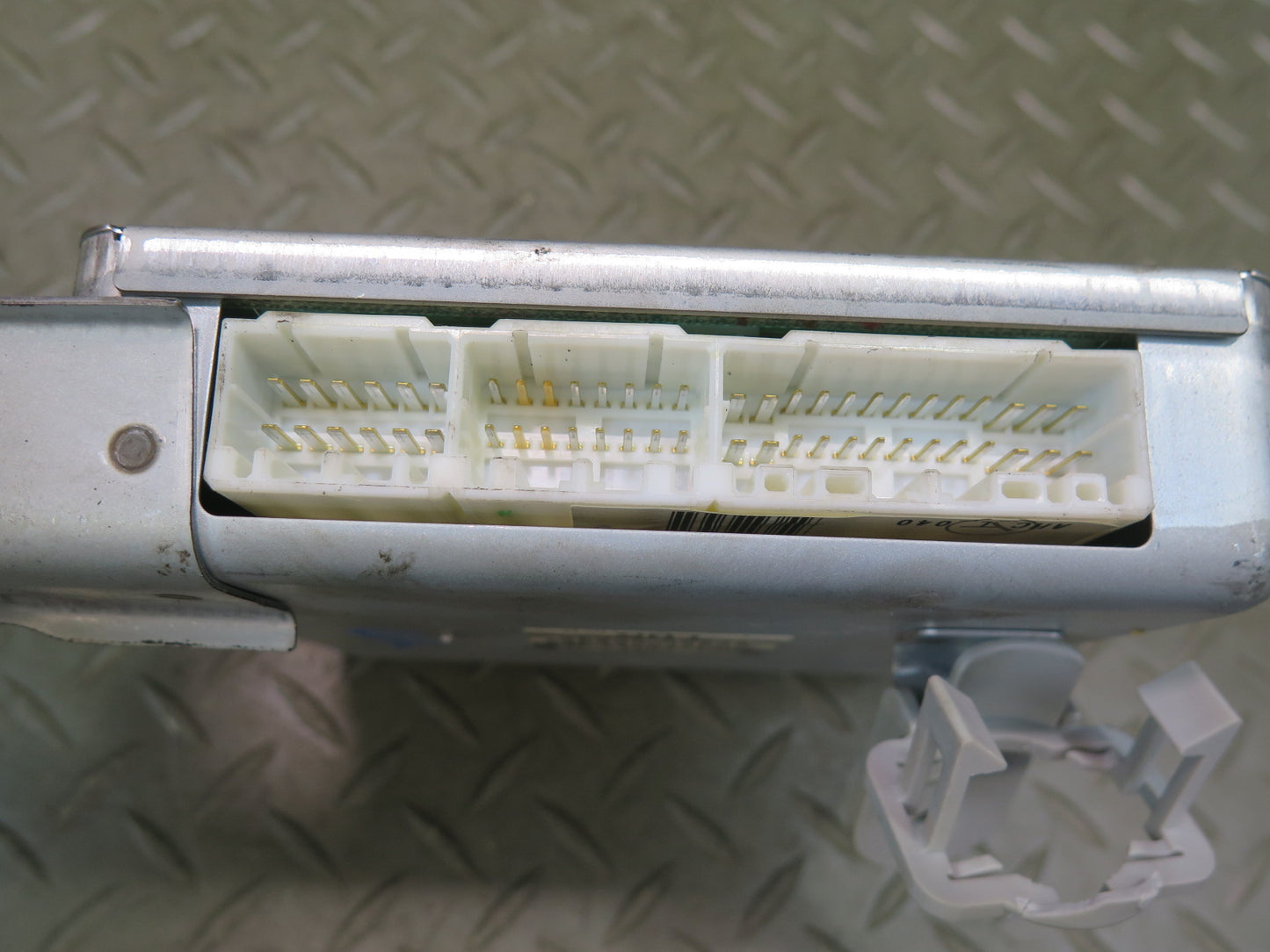 2003-2007 Lexus UZJ100L LX470 Suspension Control Computer Module 89290-60040