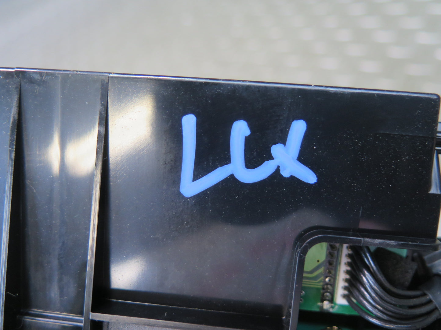 2003-2007 Lexus UZJ100L LX470 Rear Temperature Climate Control Panel 55912-60180