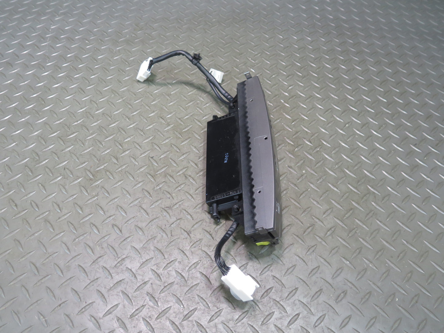 2003-2007 Lexus UZJ100L LX470 Rear Temperature Climate Control Panel 55912-60180
