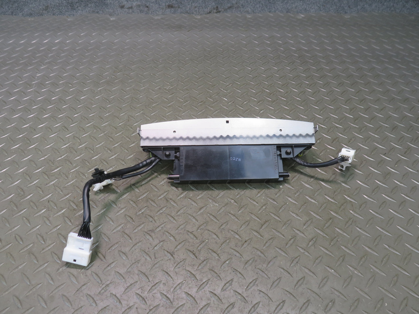 2003-2007 Lexus UZJ100L LX470 Rear Temperature Climate Control Panel 55912-60180