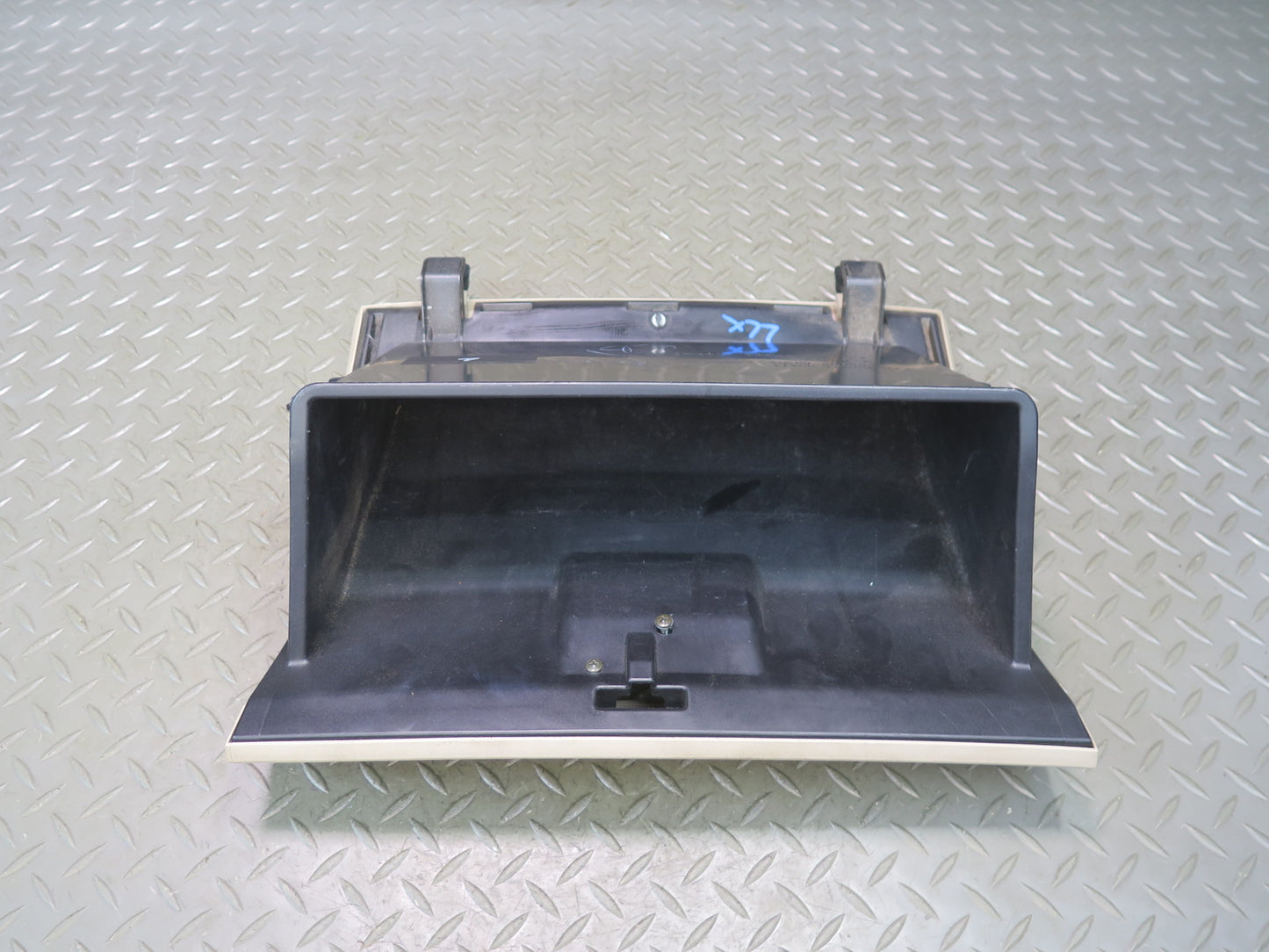 2003-2007 Lexus LX470 J100 Front Right Side Dash Glove Box Storage Compartment