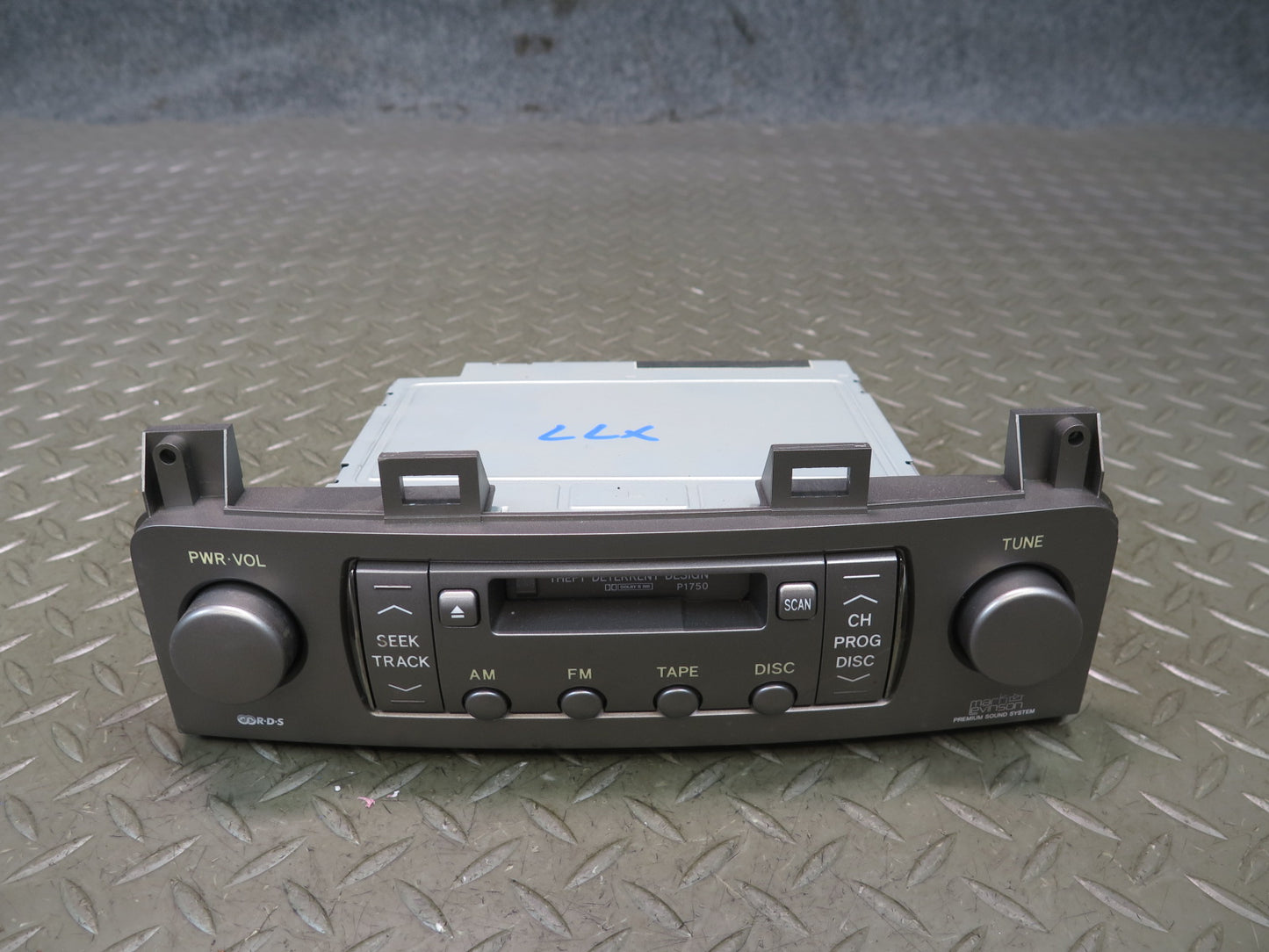 2004 Lexus UZJ100L LX470 Car Stereo Radio Cassette Player 86120-60622