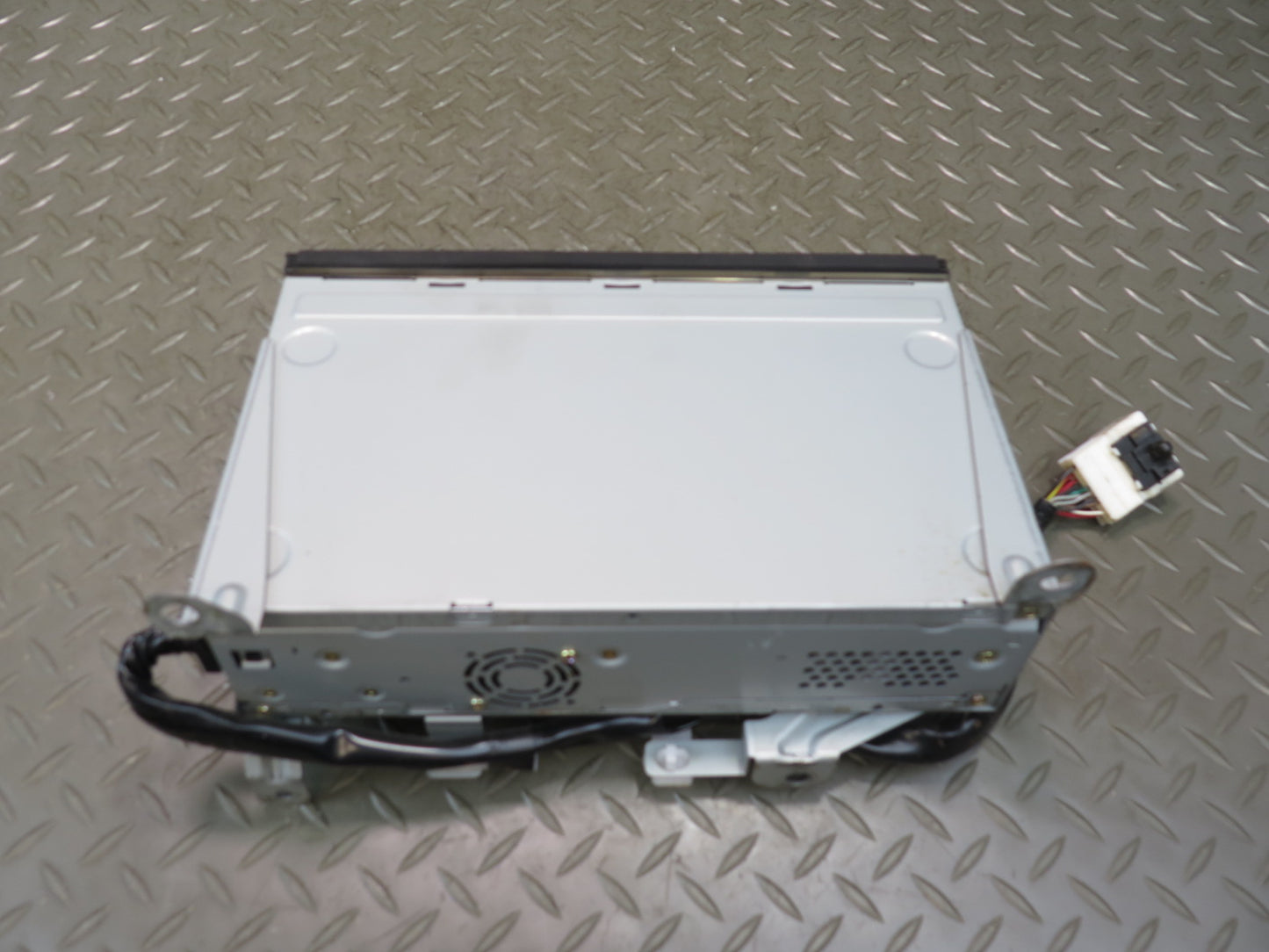 2004 Lexus UZJ100L LX470 Multi-disc CD Changer Audio Player 86270-60112