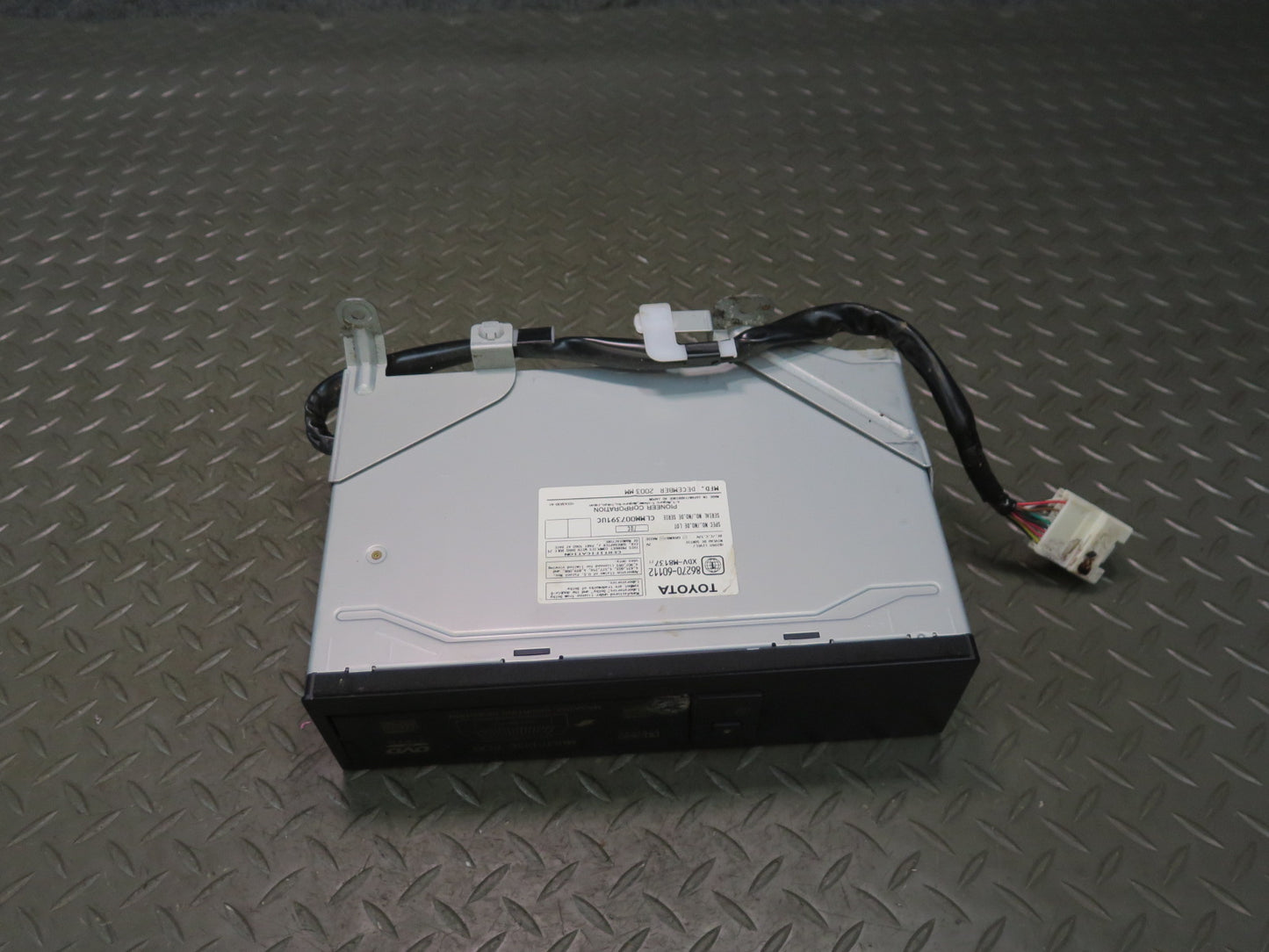 2004 Lexus UZJ100L LX470 Multi-disc CD Changer Audio Player 86270-60112