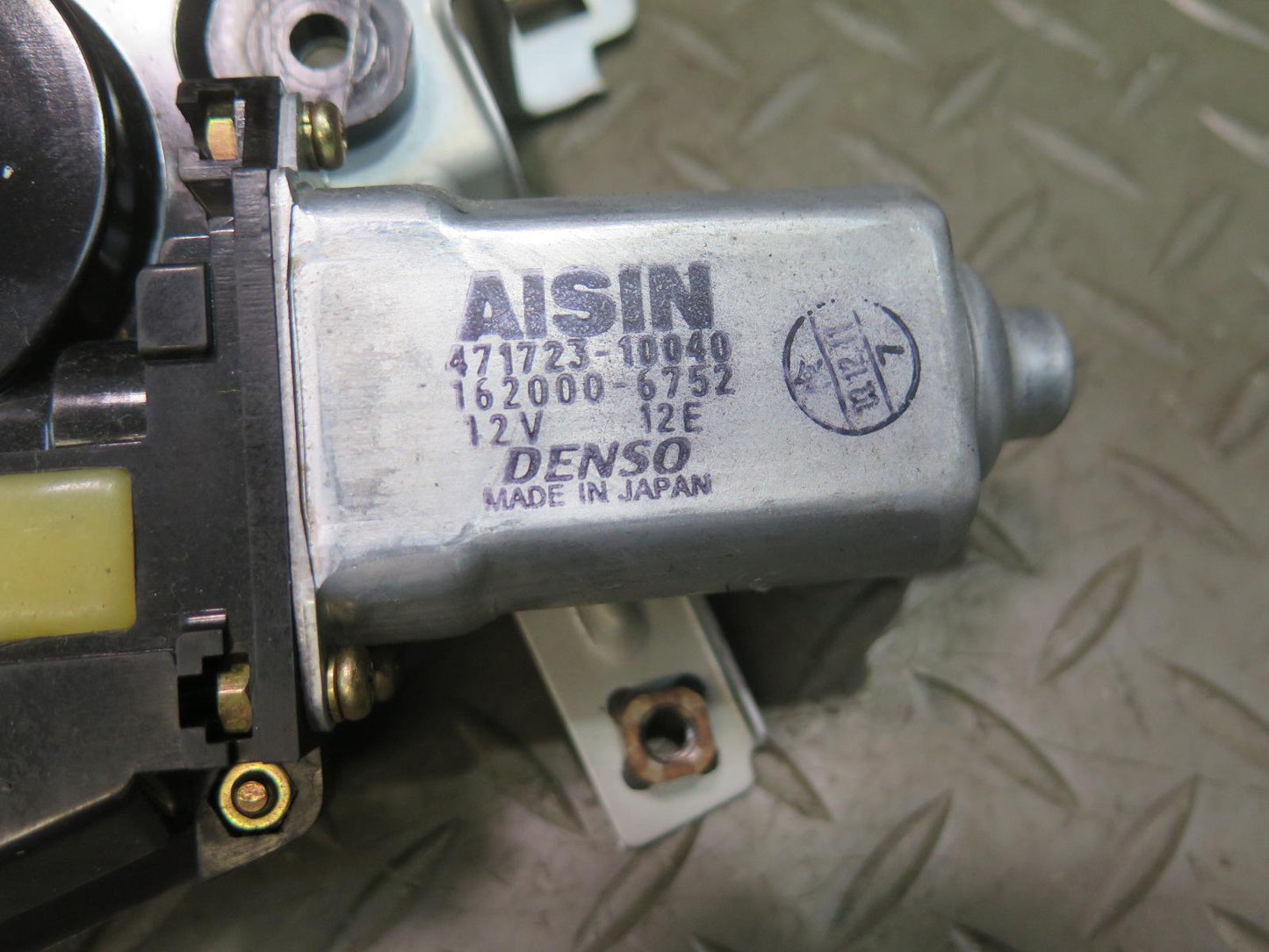 2003-2007 Lexus UZJ100L LX470 Sunroof Moon Roof Motor Drive Unit 89721-60050