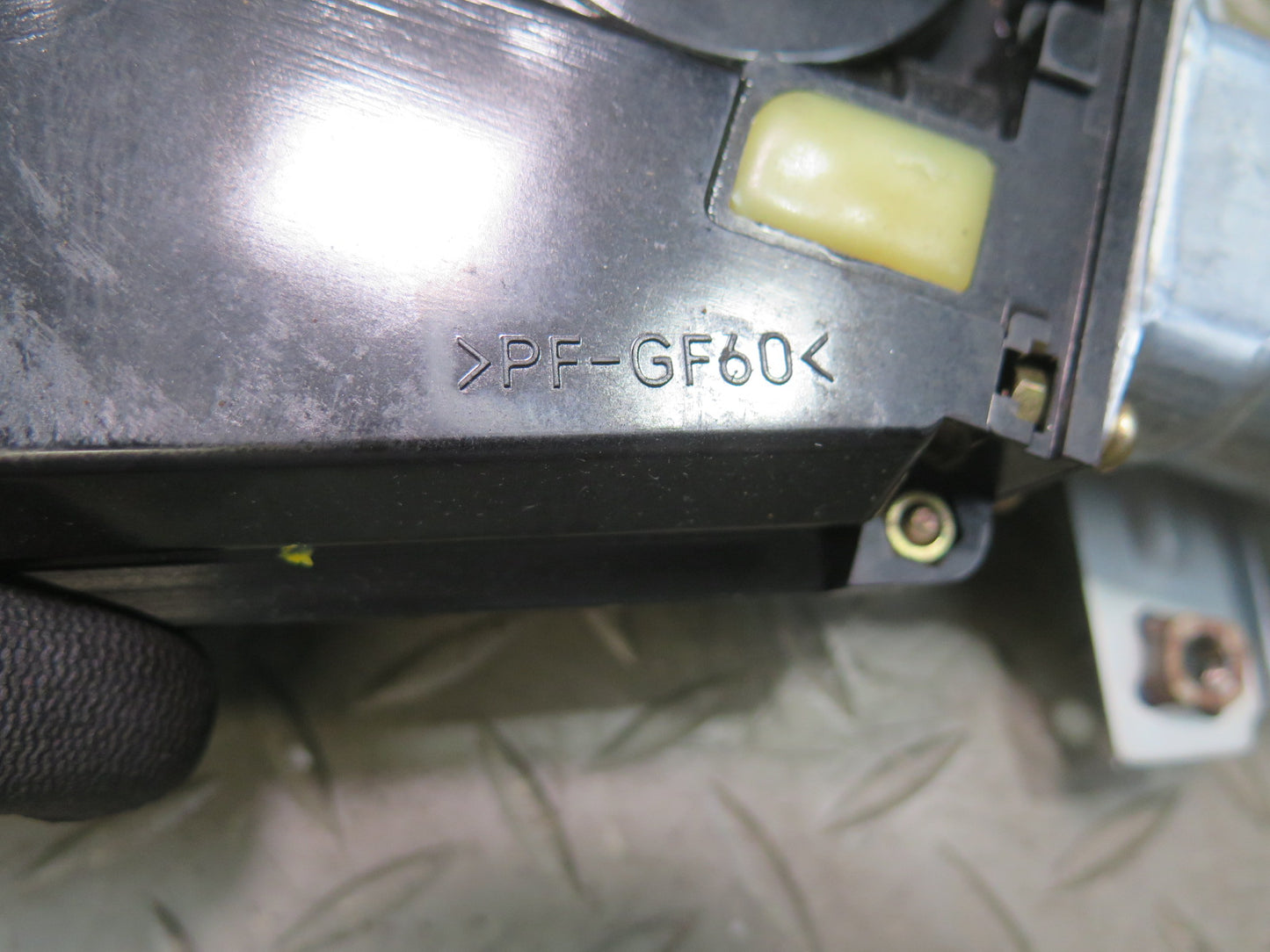 2003-2007 Lexus UZJ100L LX470 Sunroof Moon Roof Motor Drive Unit 89721-60050