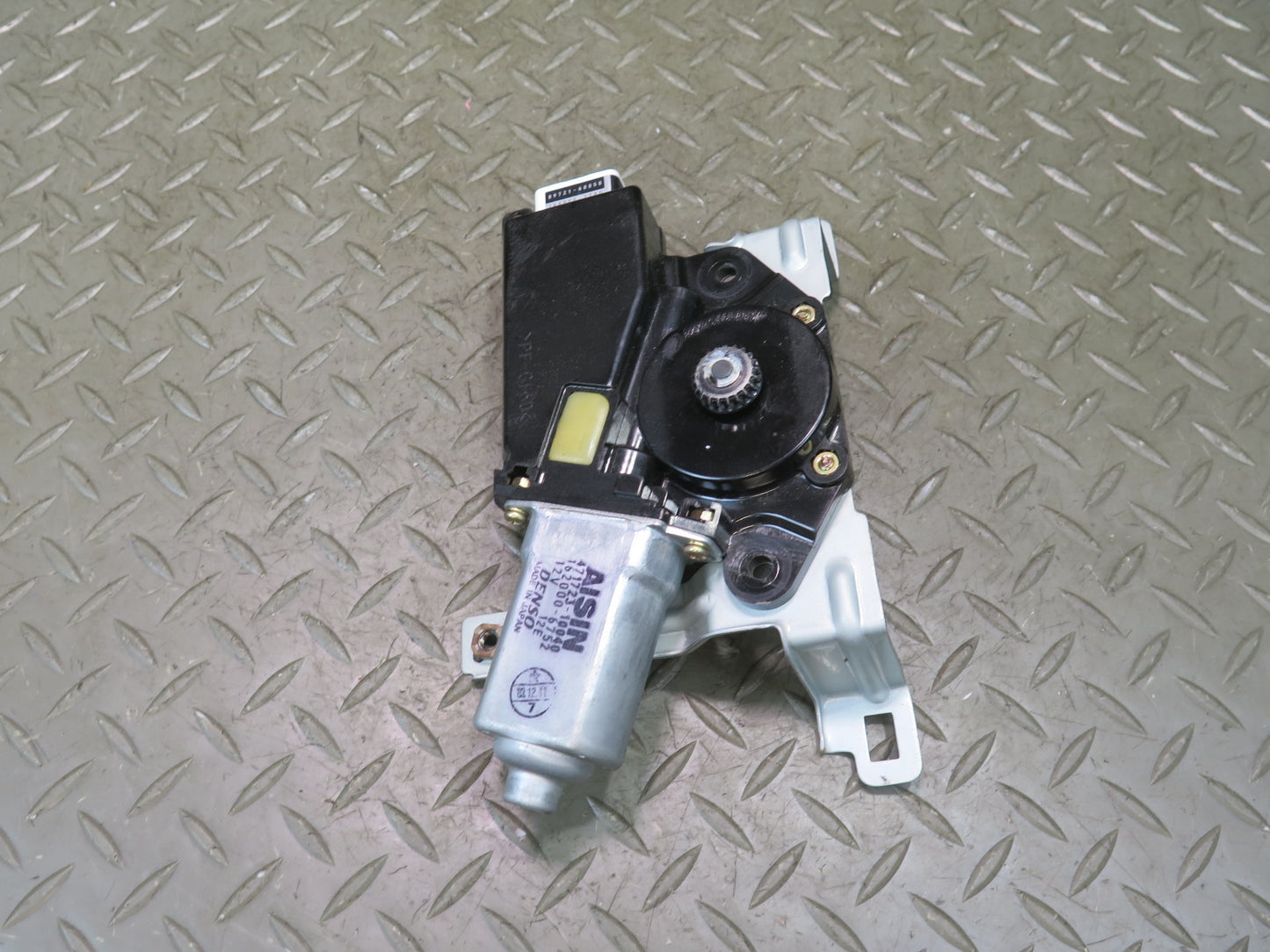 2003-2007 Lexus UZJ100L LX470 Sunroof Moon Roof Motor Drive Unit 89721-60050