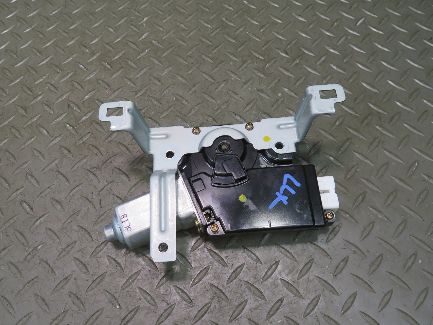 2003-2007 Lexus UZJ100L LX470 Sunroof Moon Roof Motor Drive Unit 89721-60050