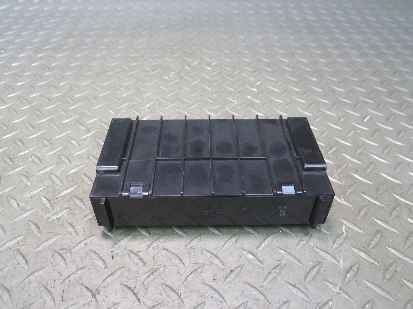 2003-2007 Lexus UZJ100L LX470 Rear A/C Air Condition Amplifier 88650-60362