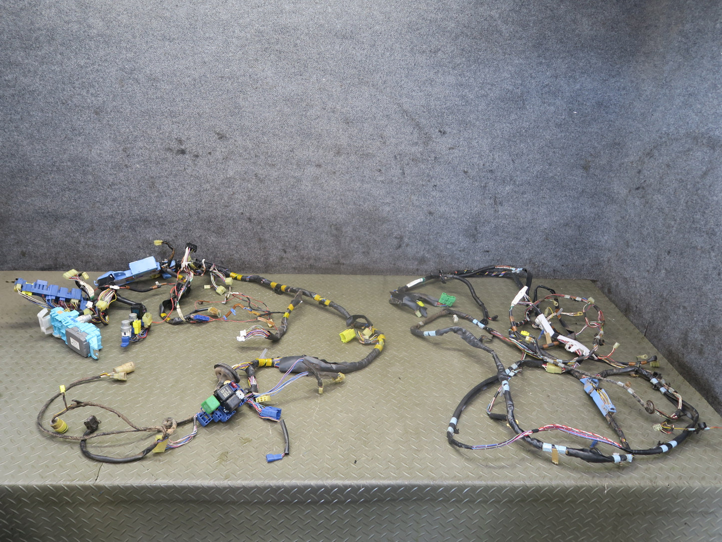 1986 Toyota Supra MA70L Interior & Rear Body Wire Wiring Harness w Fuse Box OEM