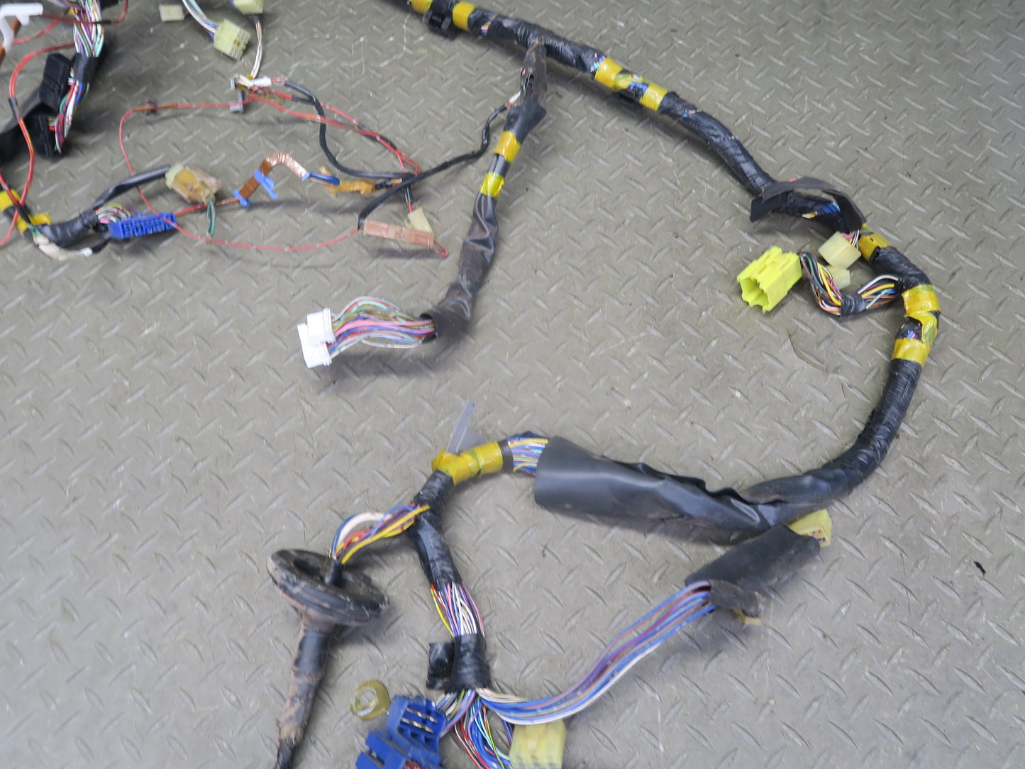1986 Toyota Supra MA70L Interior & Rear Body Wire Wiring Harness w Fuse Box OEM