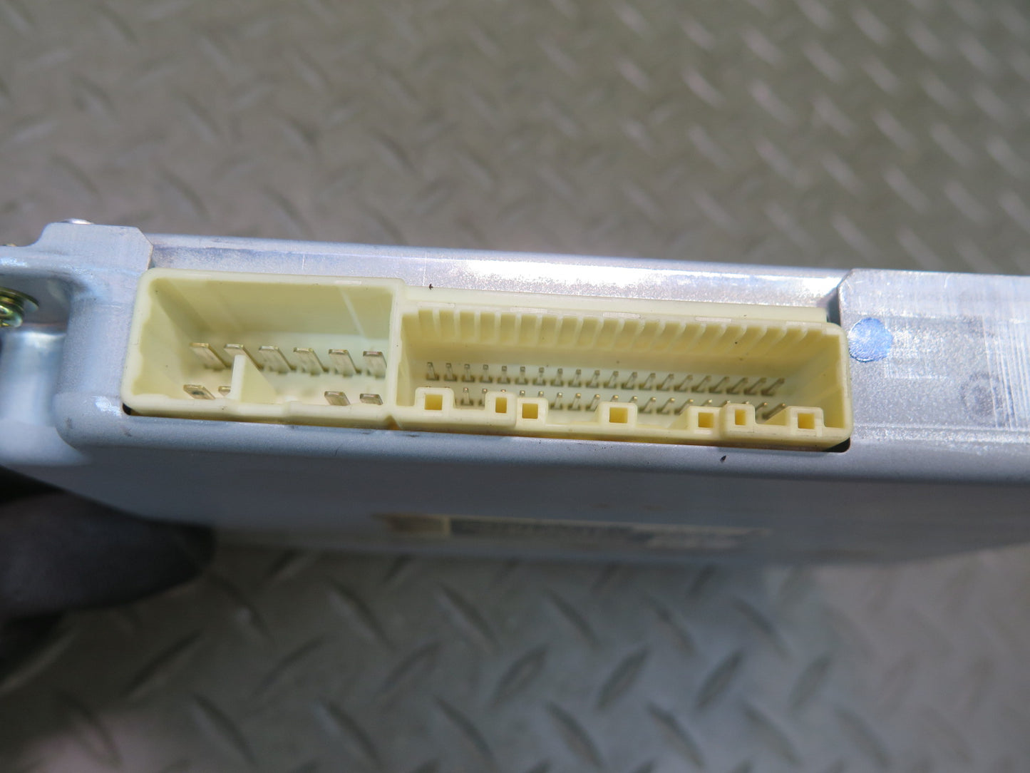 2003-2007 Lexus UZJ100L LX470 Parking Assist Control Module 86792-60050