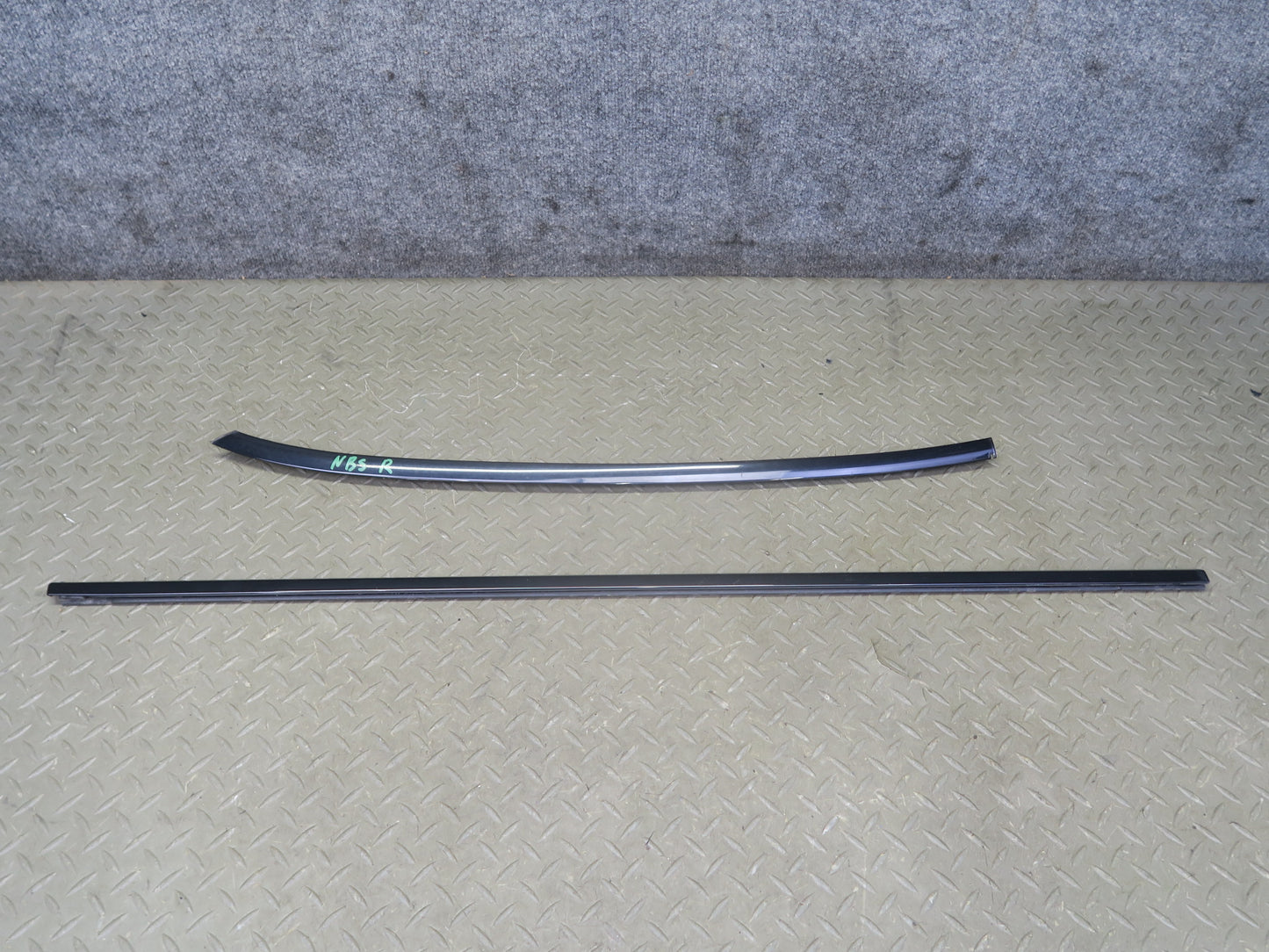 06-10 BMW E64 M6 Convertible Right Door & Windshield A Pillar Trim Molding Set