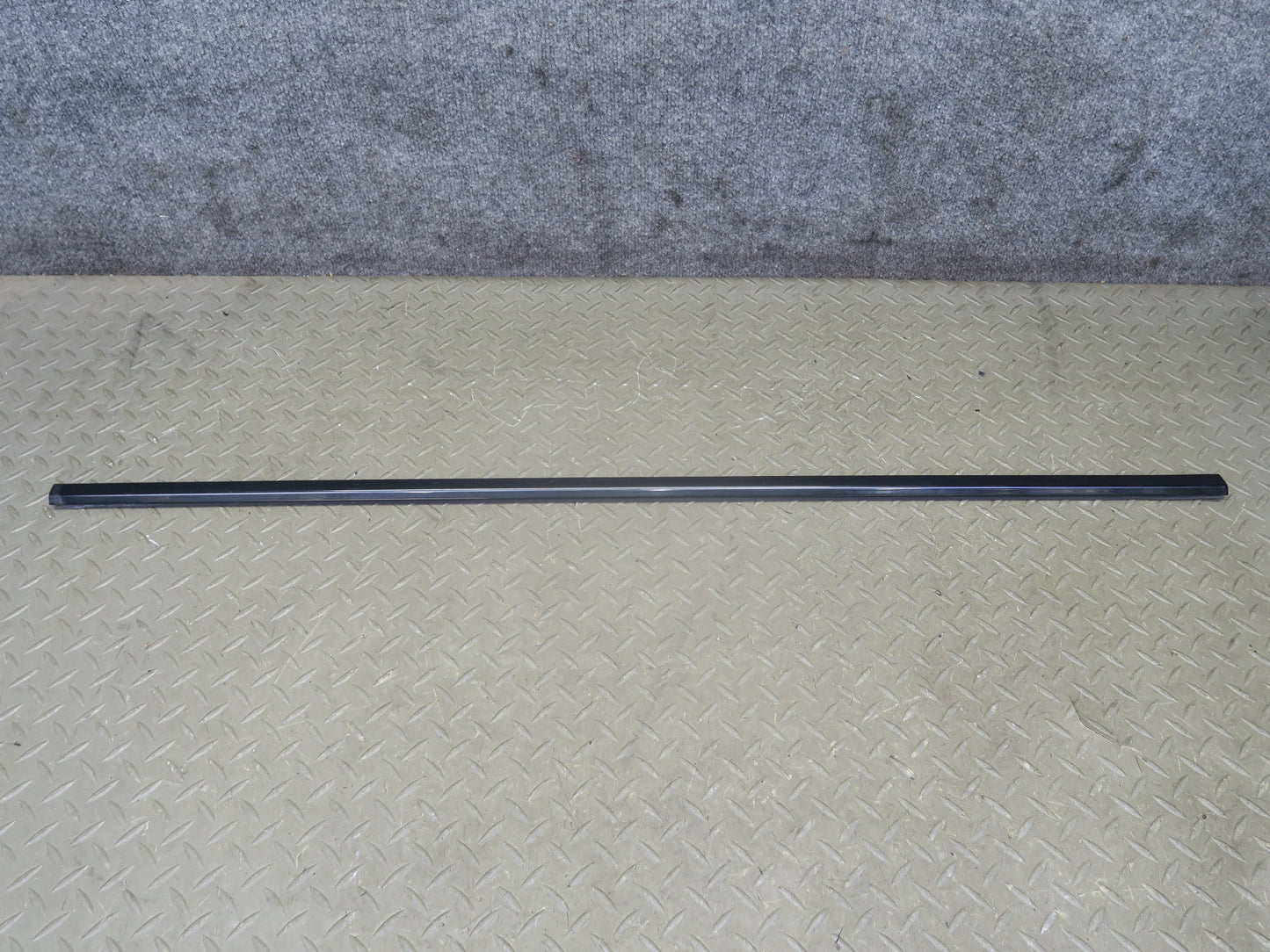 06-10 BMW E64 M6 Convertible Right Door & Windshield A Pillar Trim Molding Set