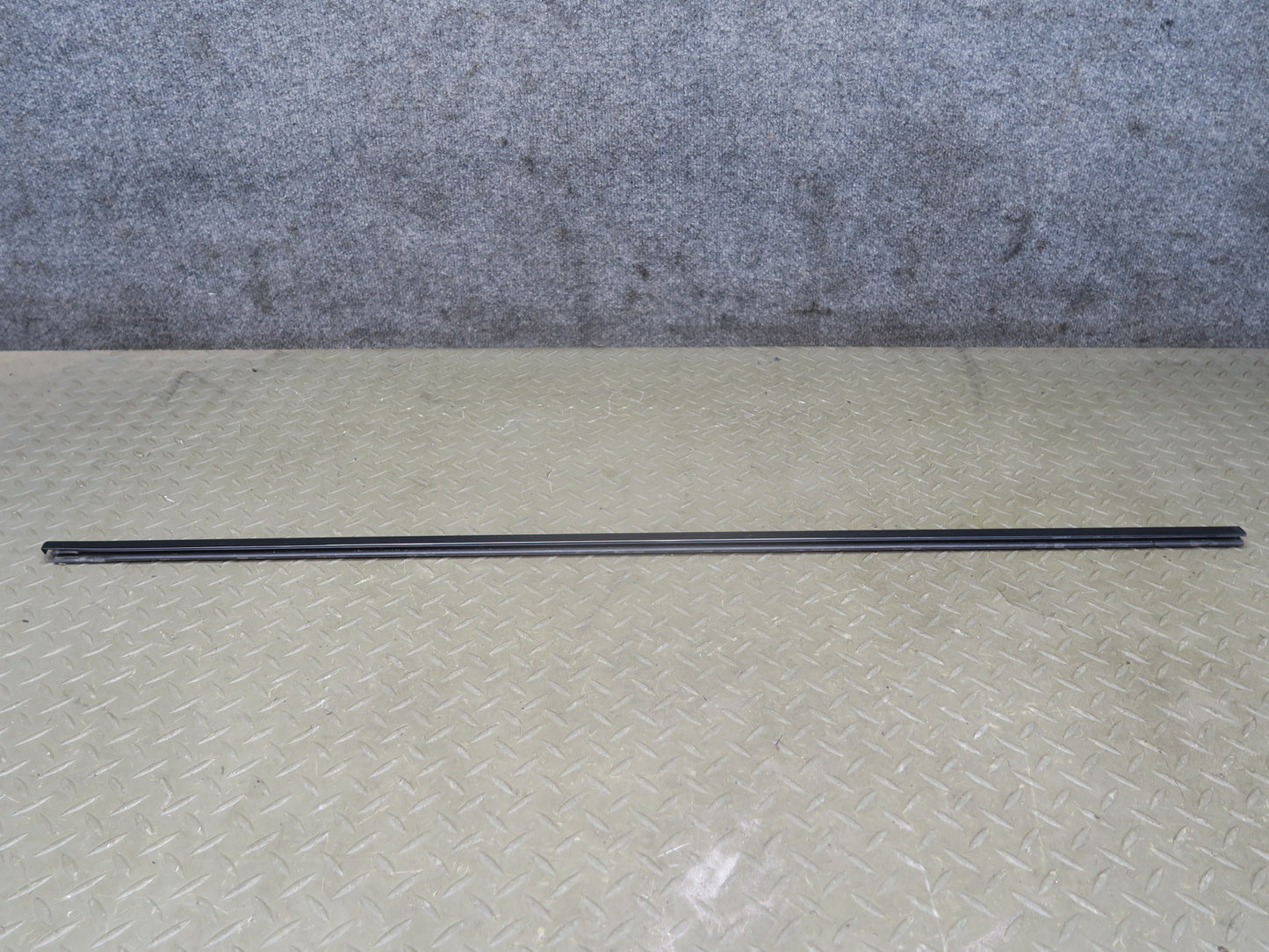 06-10 BMW E64 M6 Convertible Right Door & Windshield A Pillar Trim Molding Set