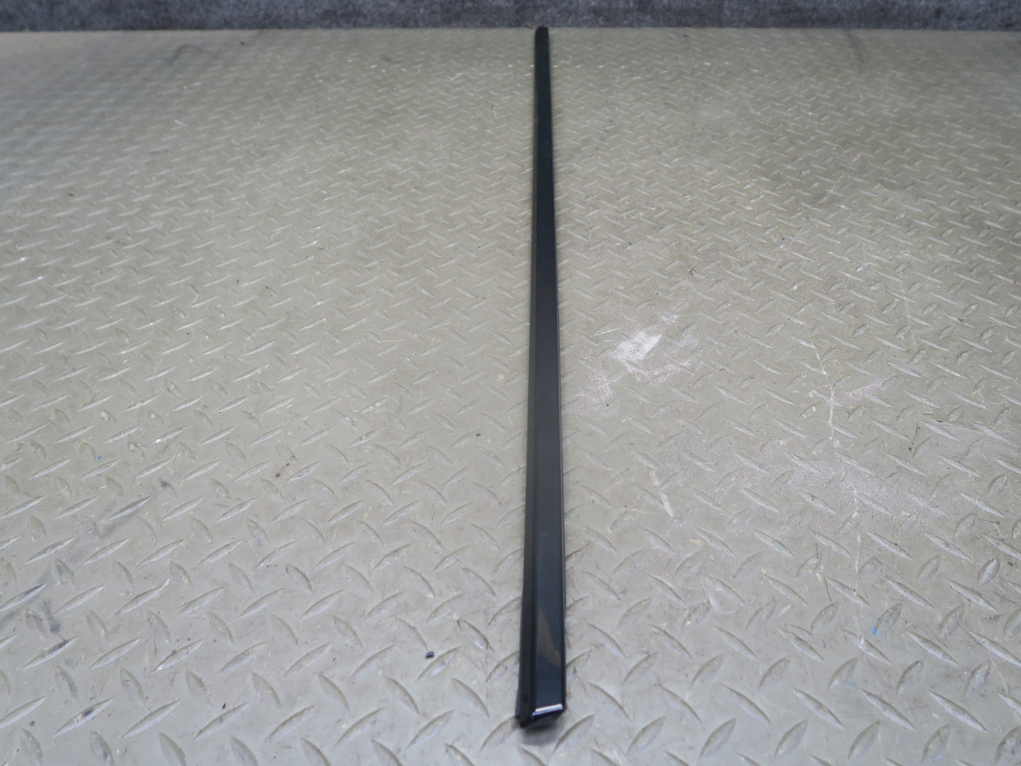 06-10 BMW E64 M6 Convertible Right Door & Windshield A Pillar Trim Molding Set