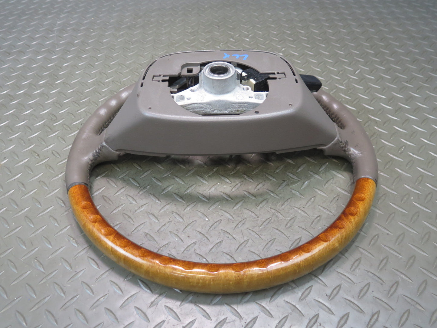 2003-2007 Lexus UZJ100L LX470 Leather Wood Steering w Control Switch