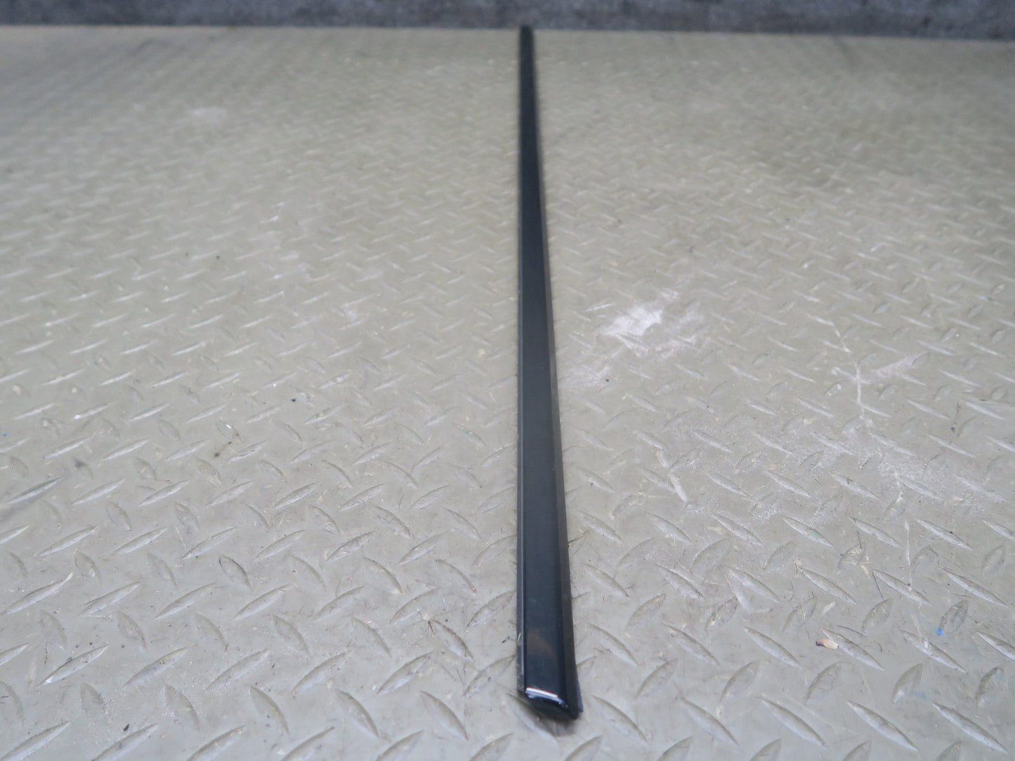 06-10 BMW E64 M6 Convertible Left Door & Windshield A Pillar Trim Molding Set