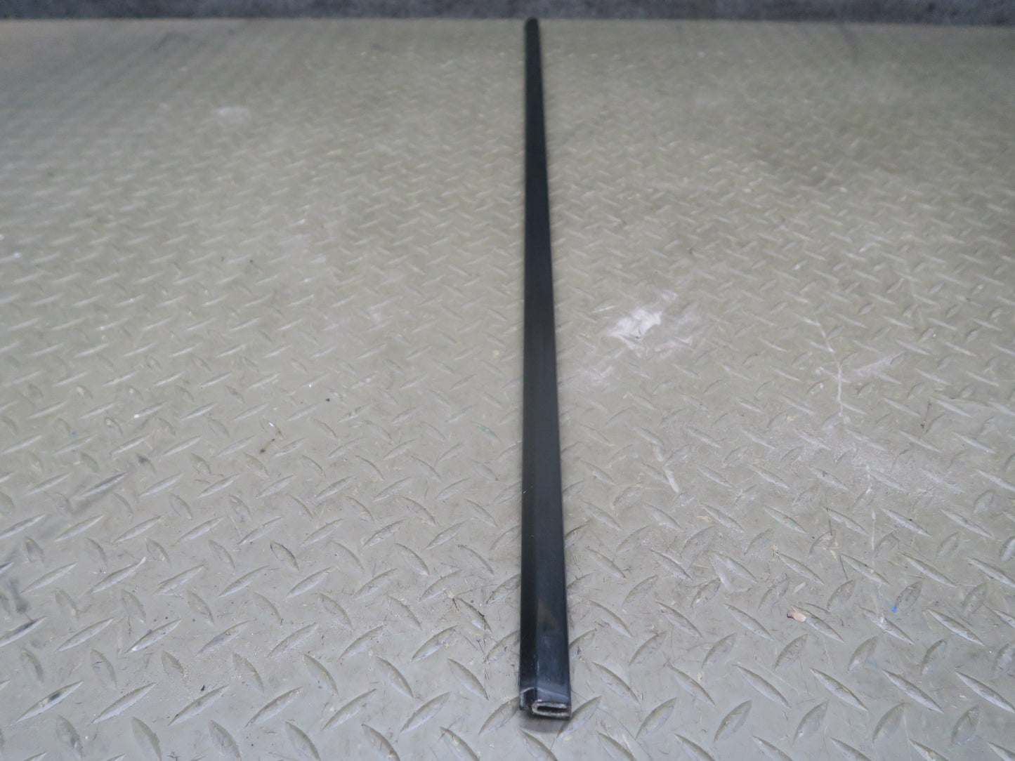 06-10 BMW E64 M6 Convertible Left Door & Windshield A Pillar Trim Molding Set
