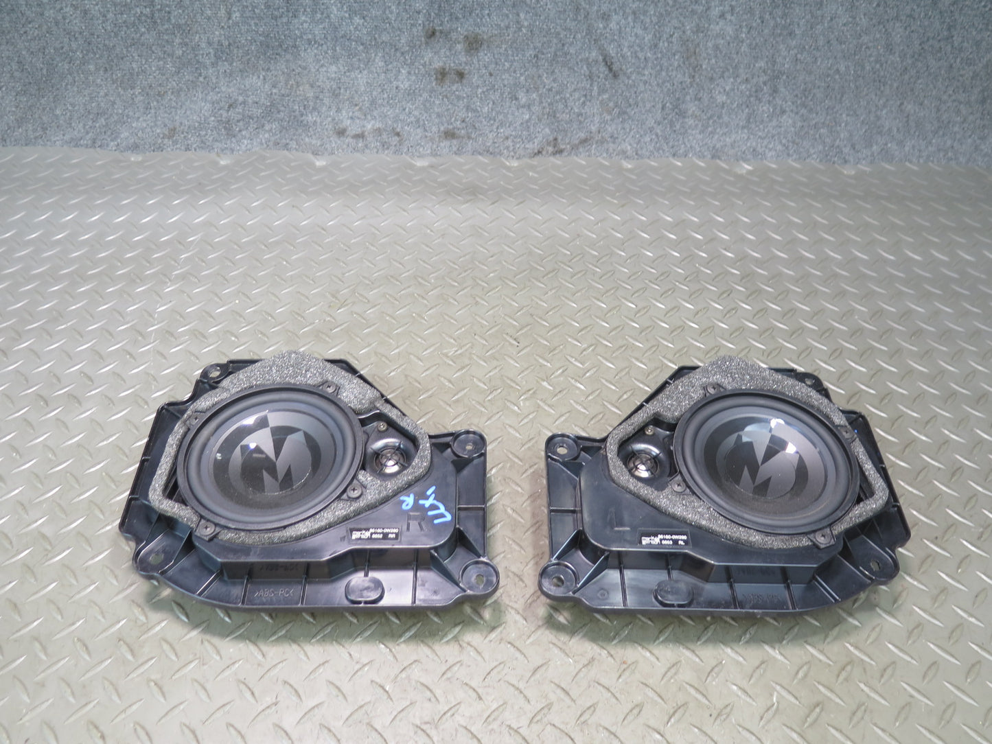 2003-2007 Lexus UZJ100L LX470 Rear Left & Right Door Memphis Speaker Set of 2
