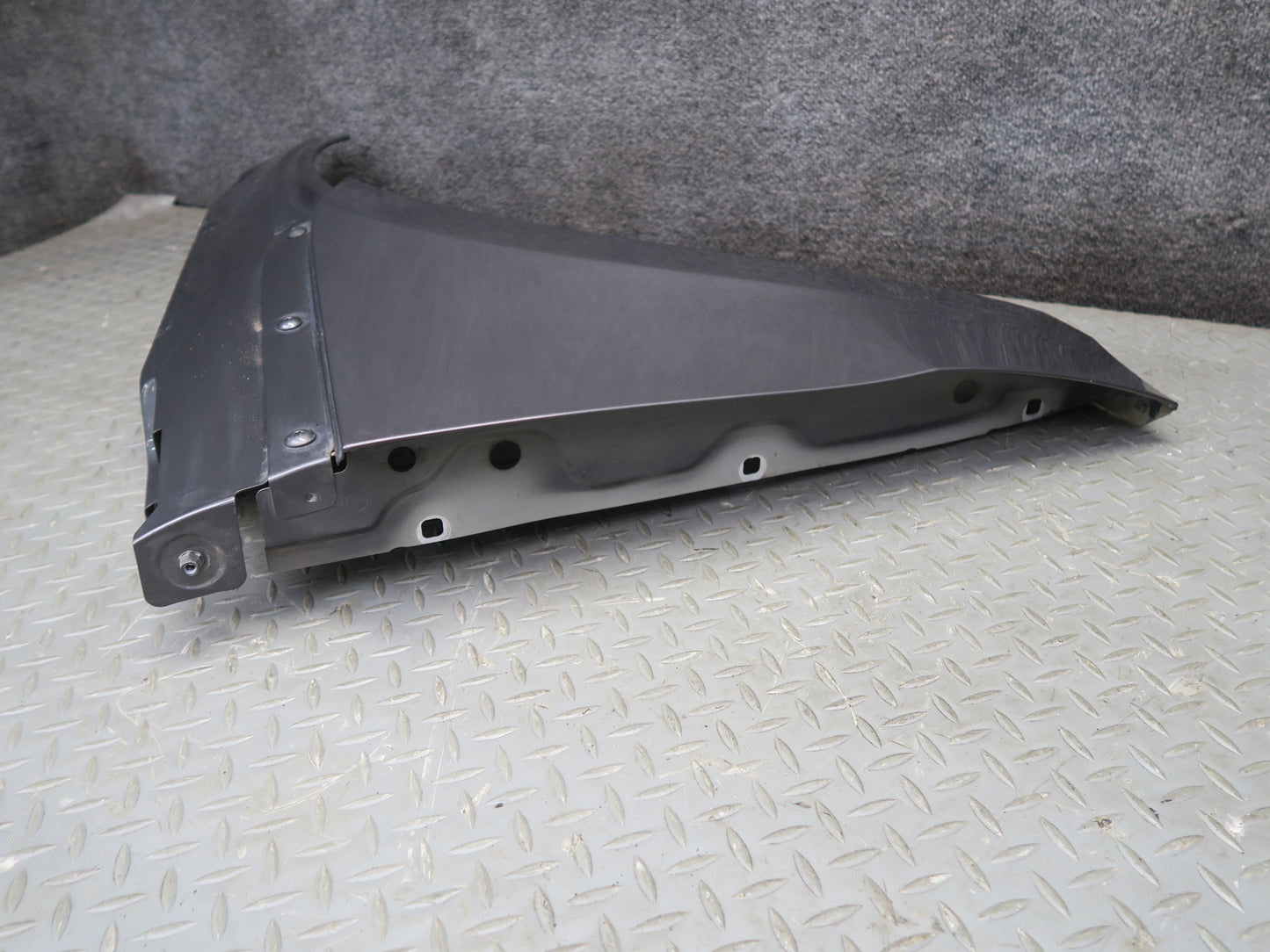 2015-2025 Porsche Macan Front Right Side Fender Shell Panel Cover Gray