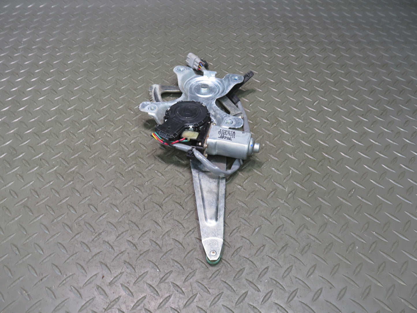 1998-2007 Lexus UZJ100L LX470 Rear Right Door Window Regulator w Motor