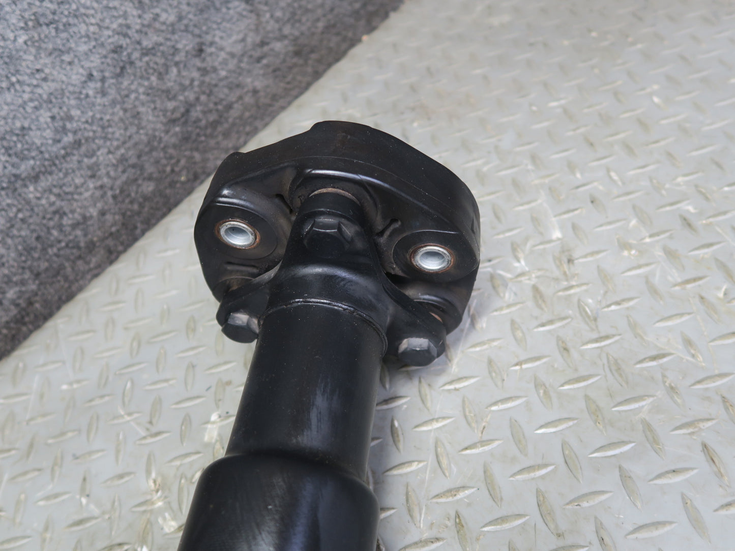 2006-2008 BMW E63 E64 M6 SMG Rear Driveshaft Drive Shaft 2282980