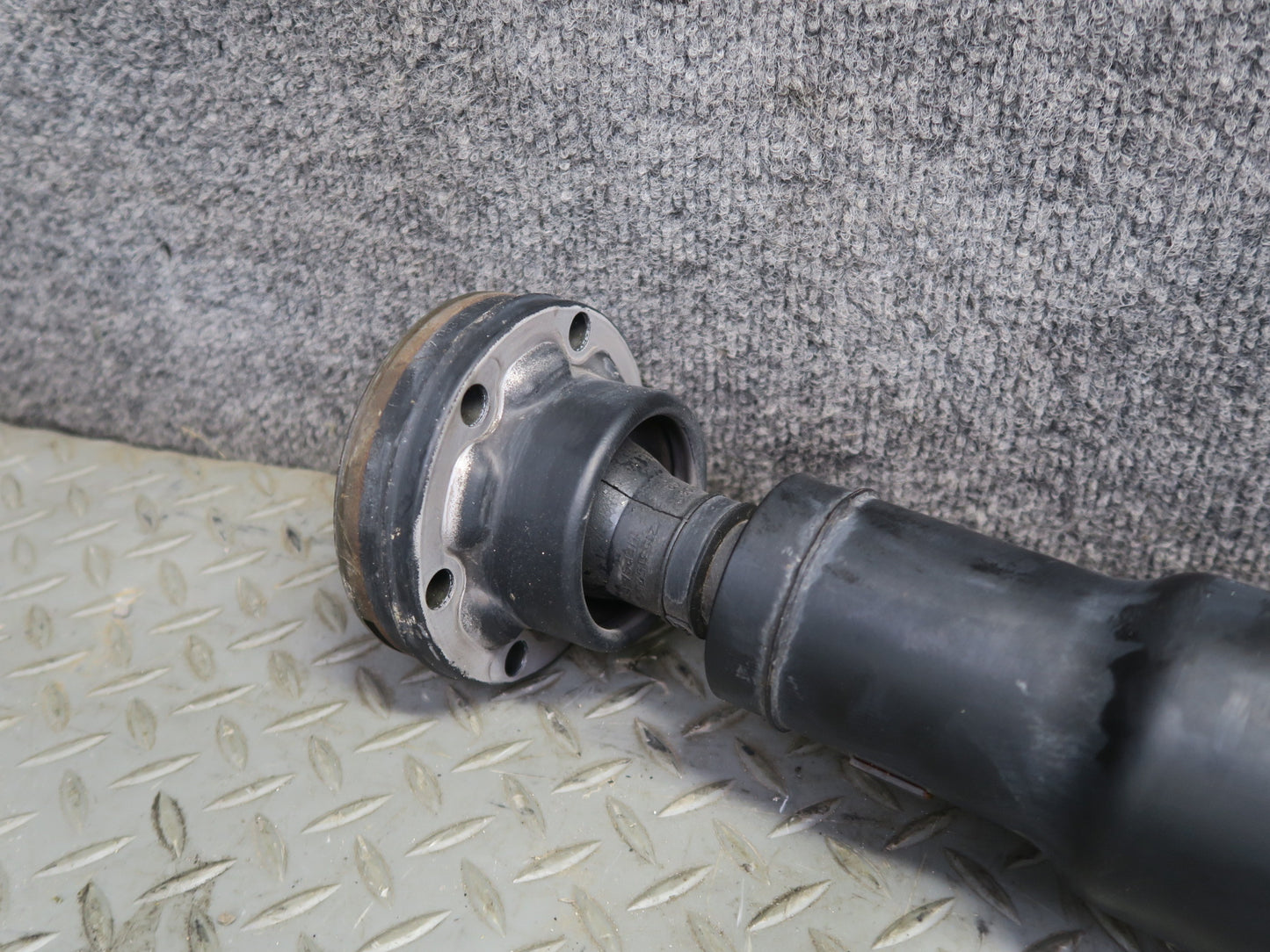 2006-2008 BMW E63 E64 M6 SMG Rear Driveshaft Drive Shaft 2282980
