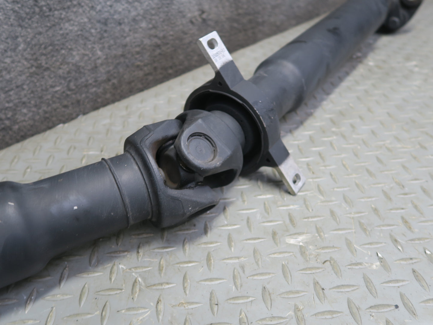 2006-2008 BMW E63 E64 M6 SMG Rear Driveshaft Drive Shaft 2282980